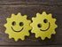 Vintage Ambi Toys tweelingrammelaar met twee zonnetjes, 15,5 cm lang, geschikt vanaf 6 maanden