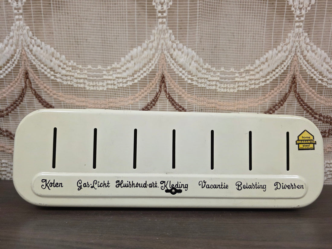 Brabantia vintage huishoudspaarpot met 8 gleuven in crème