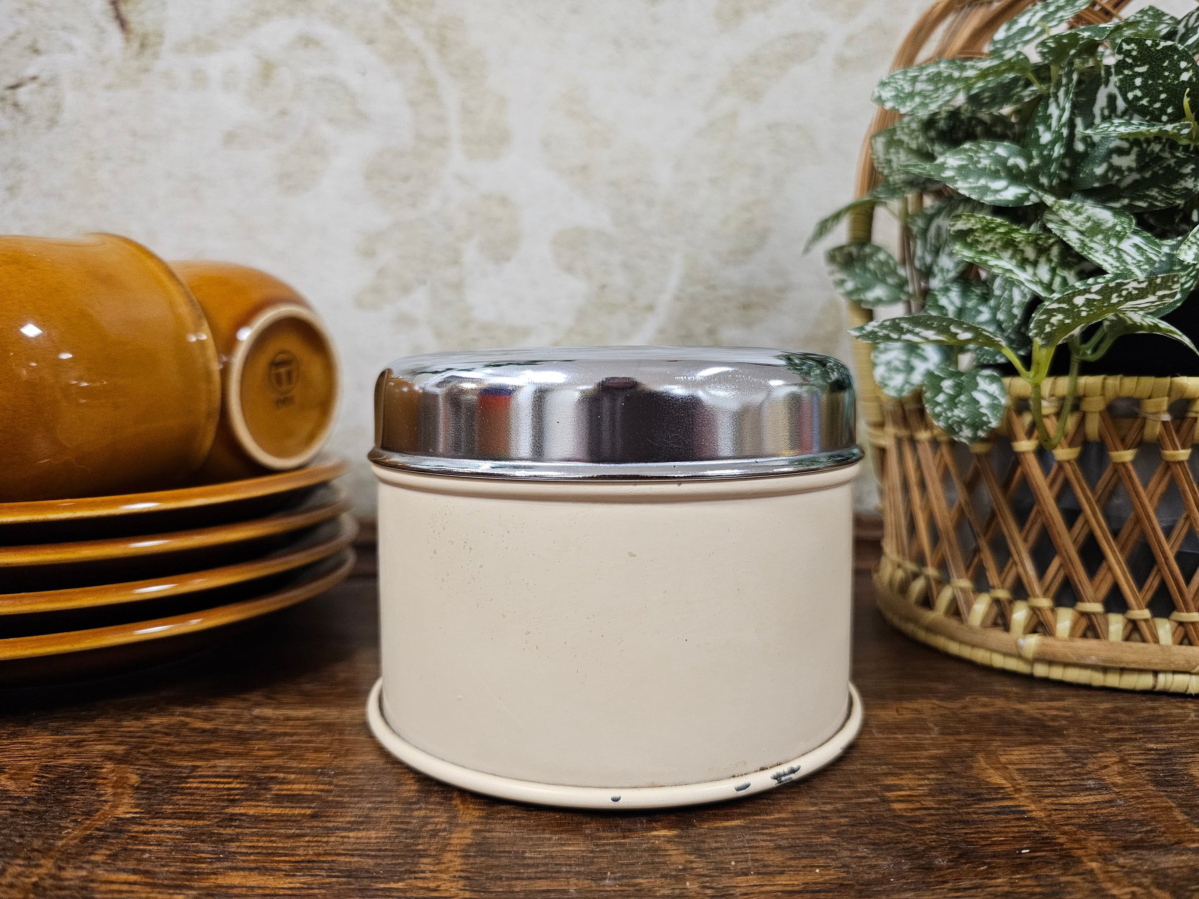 Vintage Brabantia klein cremekleur blik