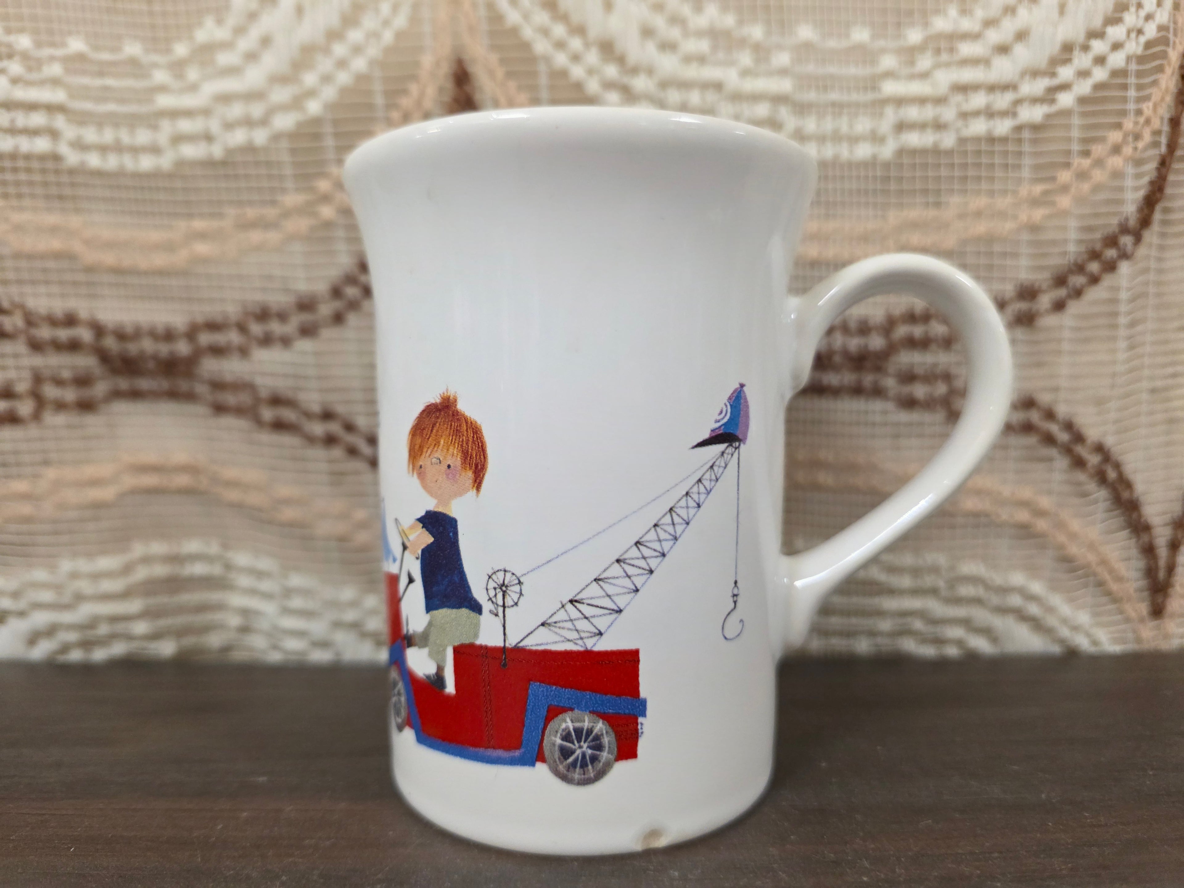 Douwe Egberts koffie beker met Pluk van de Petteflet en rode kraanwagentje