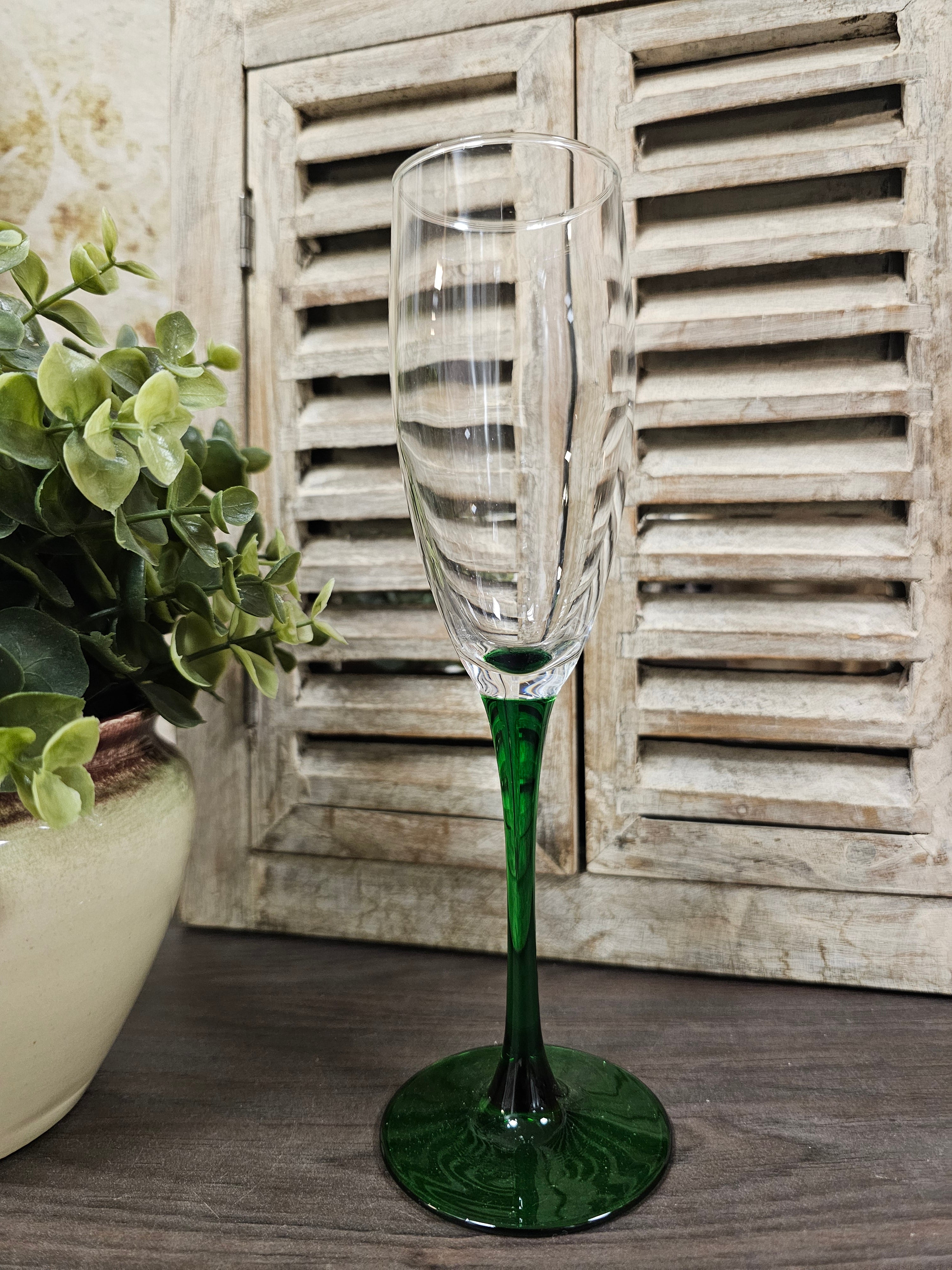 Vintage Luminarc champagne glas groene steel en voet