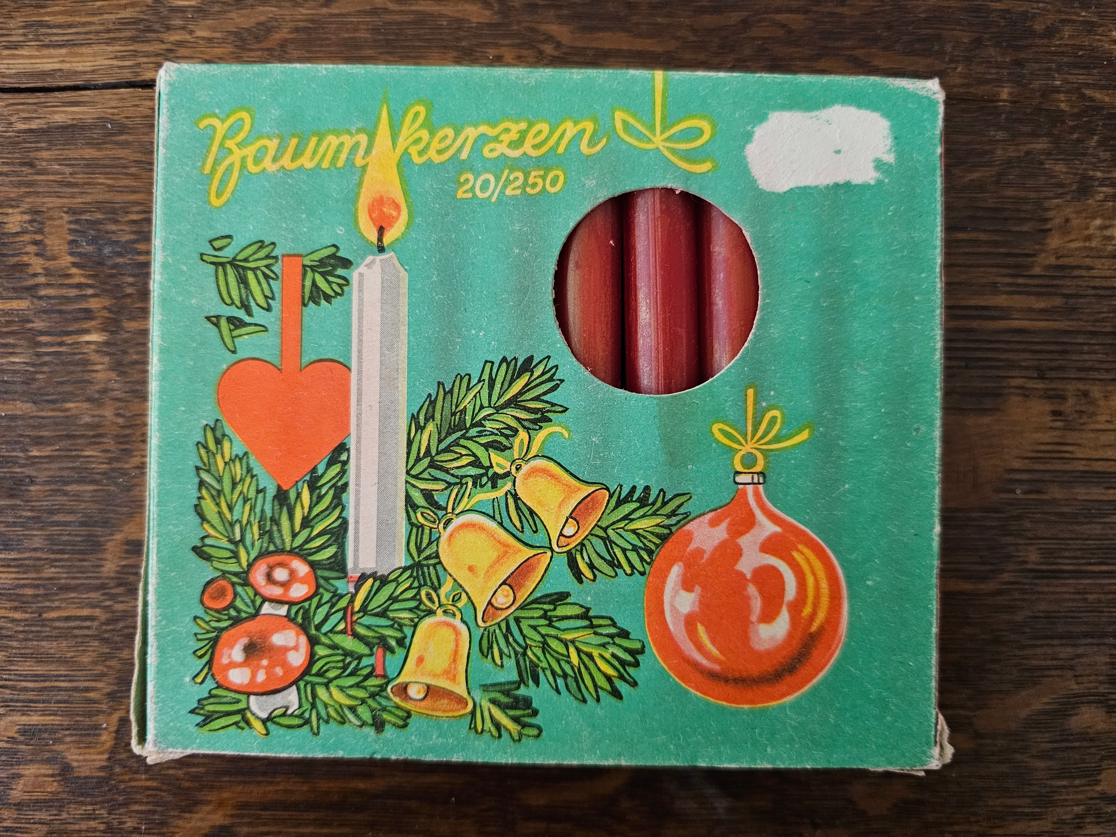 Rode vintage kerstboomkaarsjes in originele verpakking – vintage kerstdecoratie