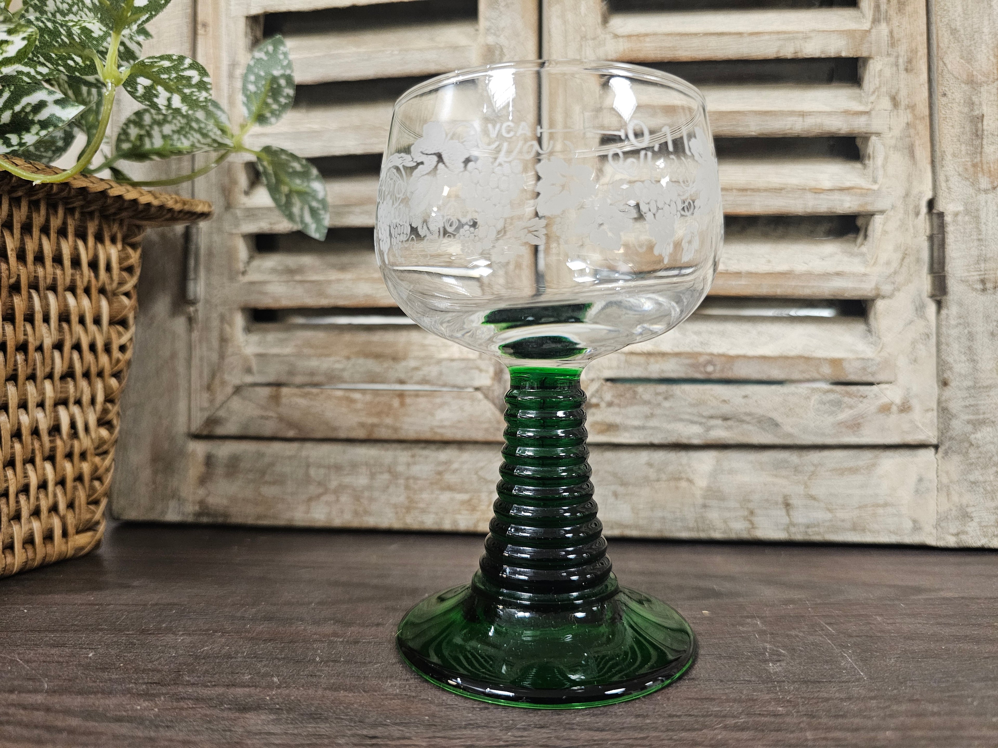 Roemer wijnglazen 0.1 liter met druivenrank op het glas