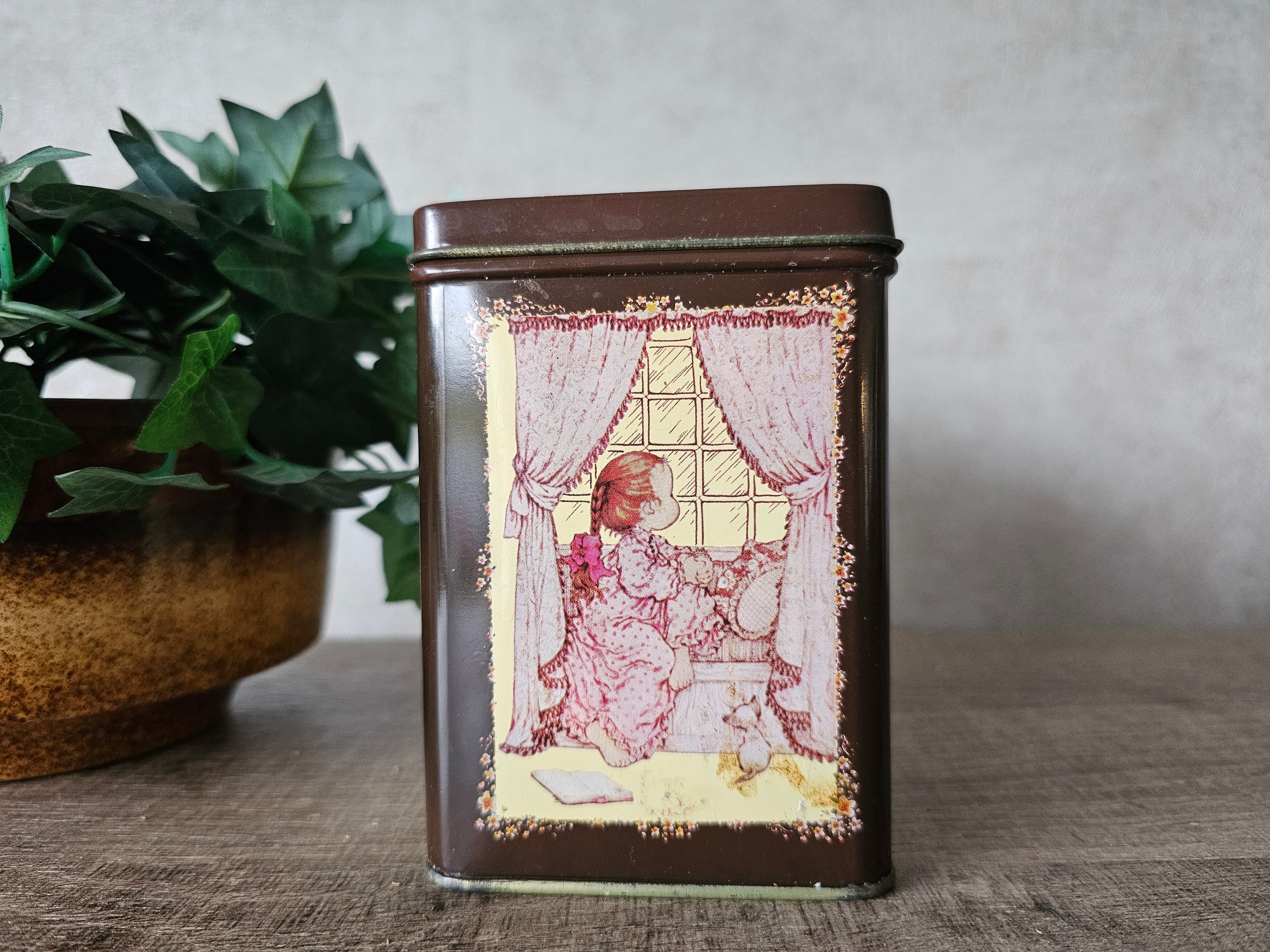 Sarah Kay vierkant bruin blik