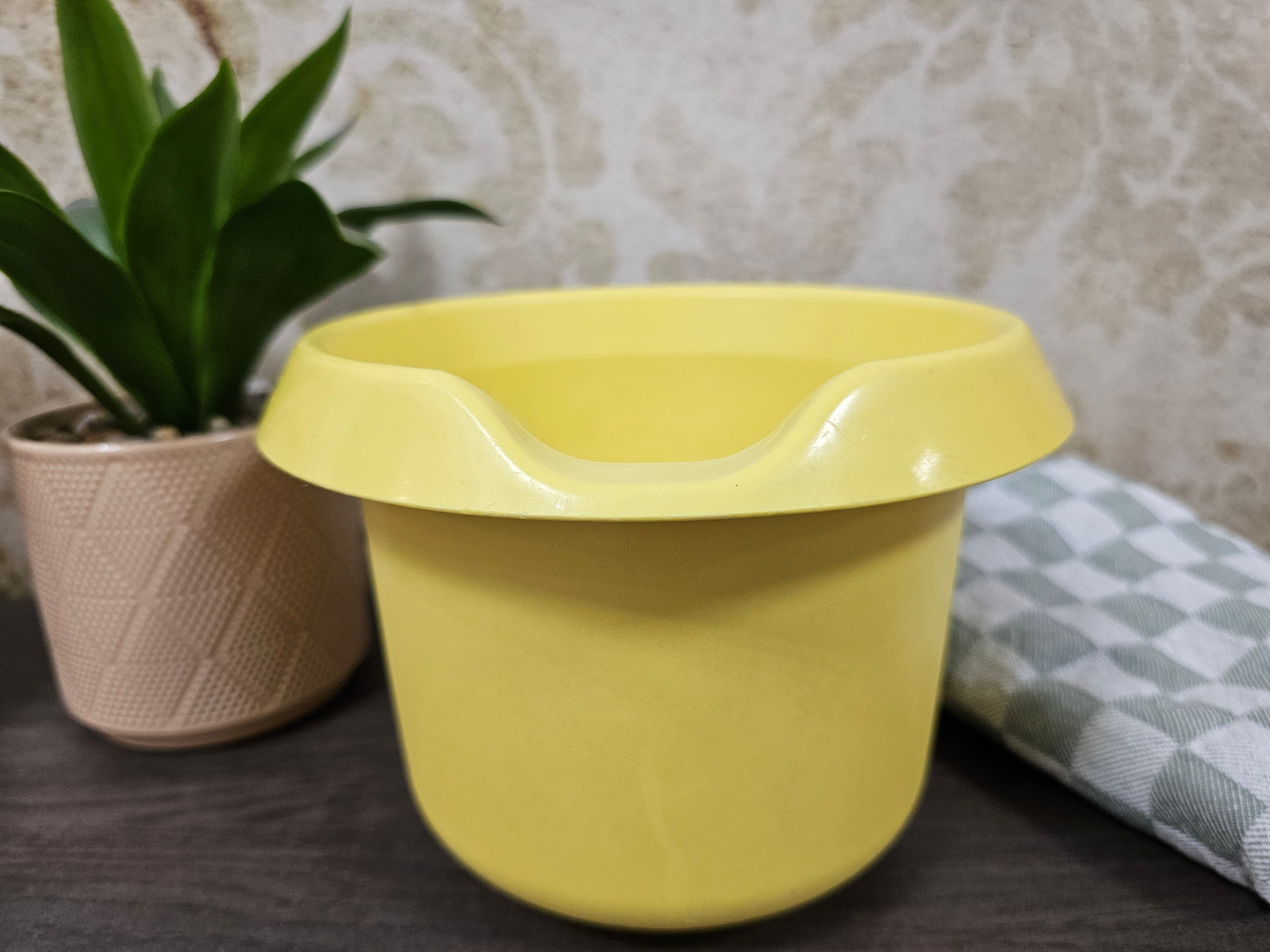 Tupperware gele beslagkom mengkom 1.5 liter