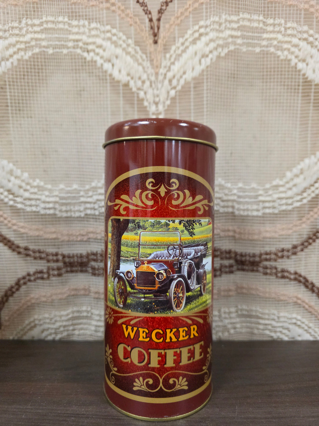Vintage Wecker Coffee blik rood met afbeelding van klassieke auto