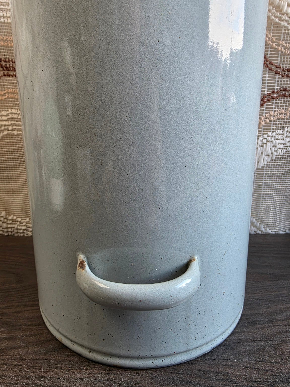 Detail van de onderste handgreep van de petroleumkan