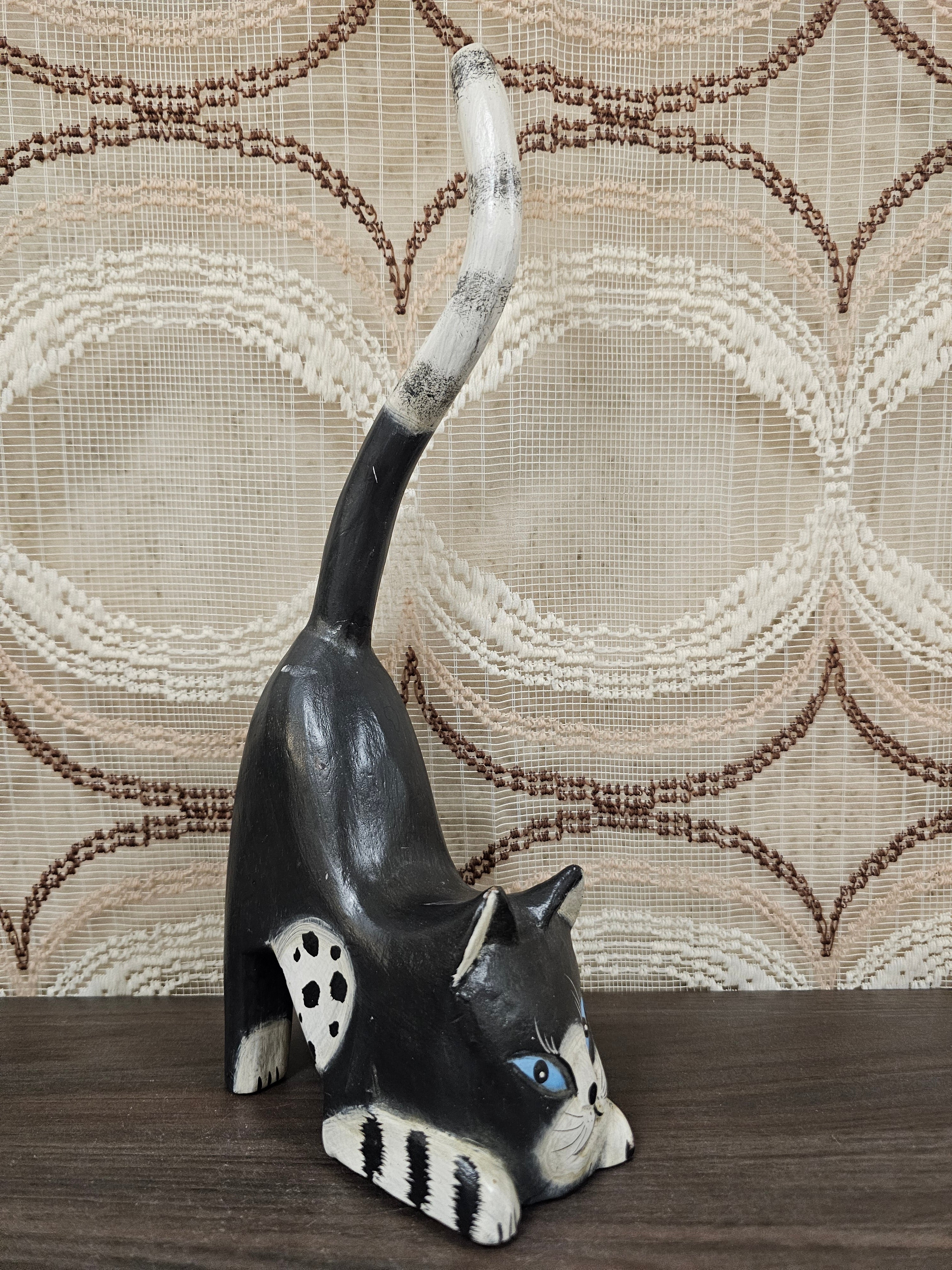 Handgesneden houten kattenbeeld zwart – 32,5 cm