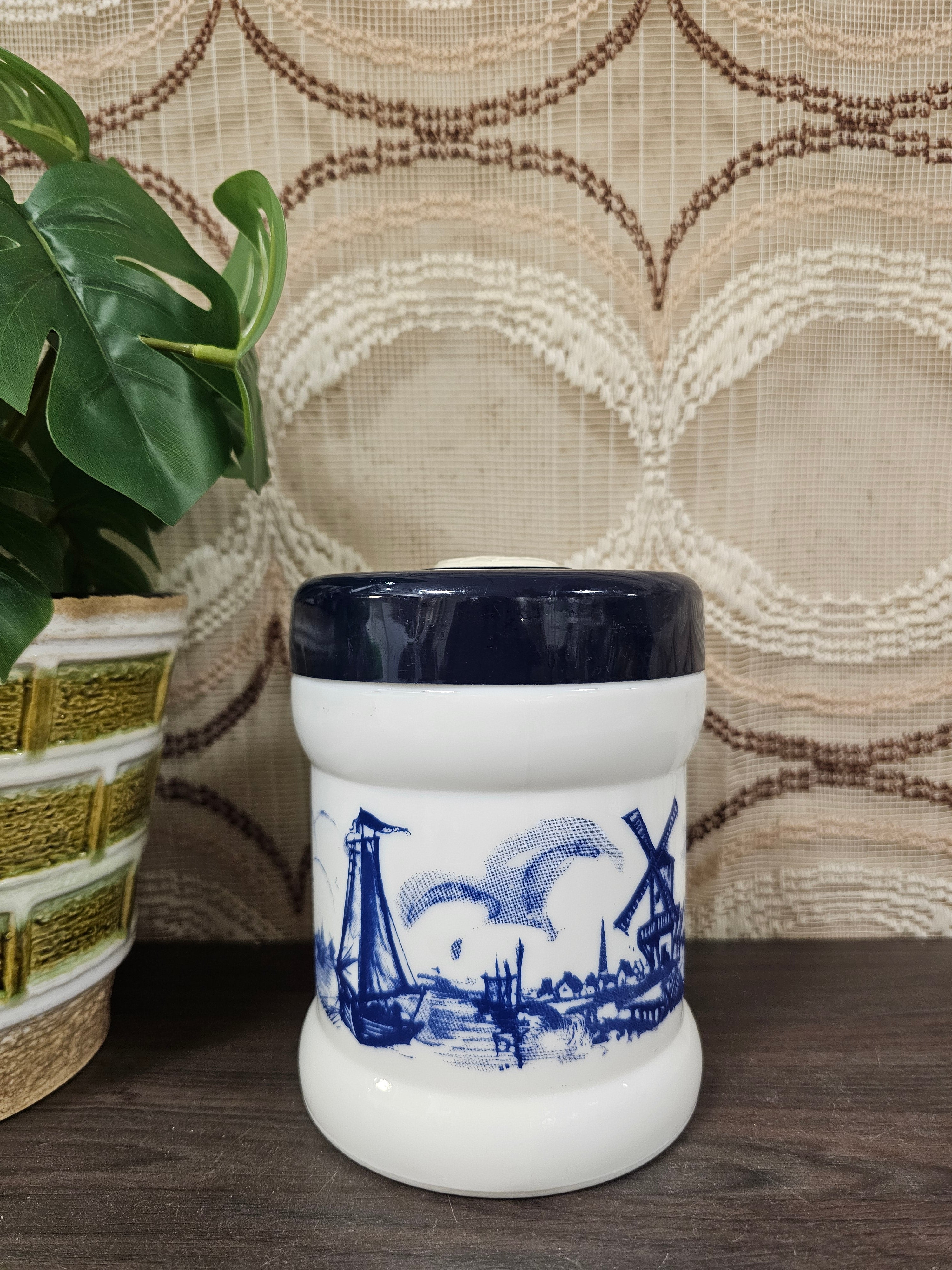 Vintage glazen voorraadpot met molen – blauw wit