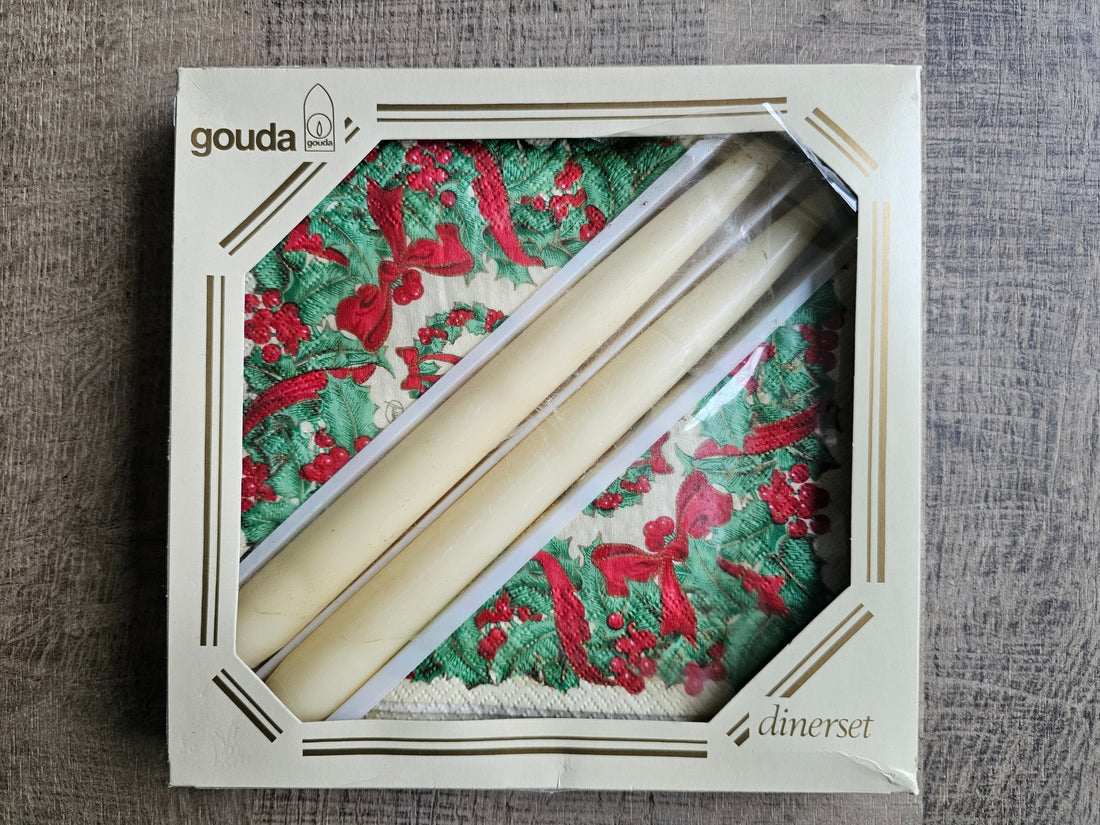 Vintage set 2 Gouda kaarsen met kerst servetten