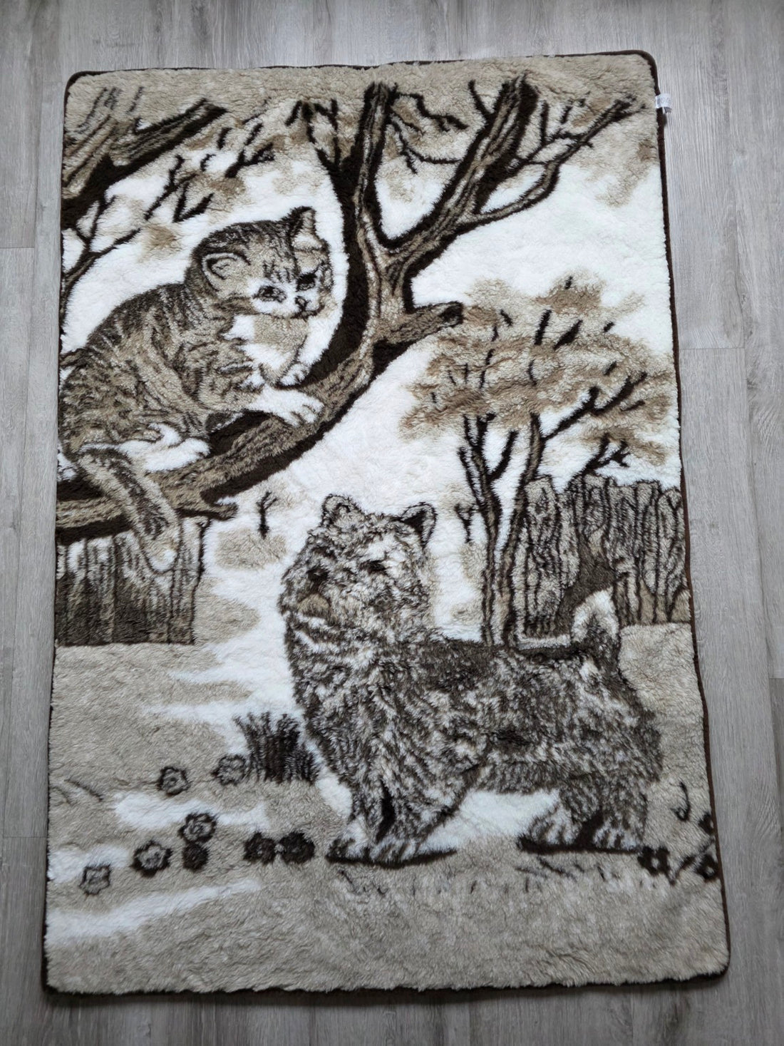 Zachte deken met hond en kat in bruin en crème, 144 x 98 cm