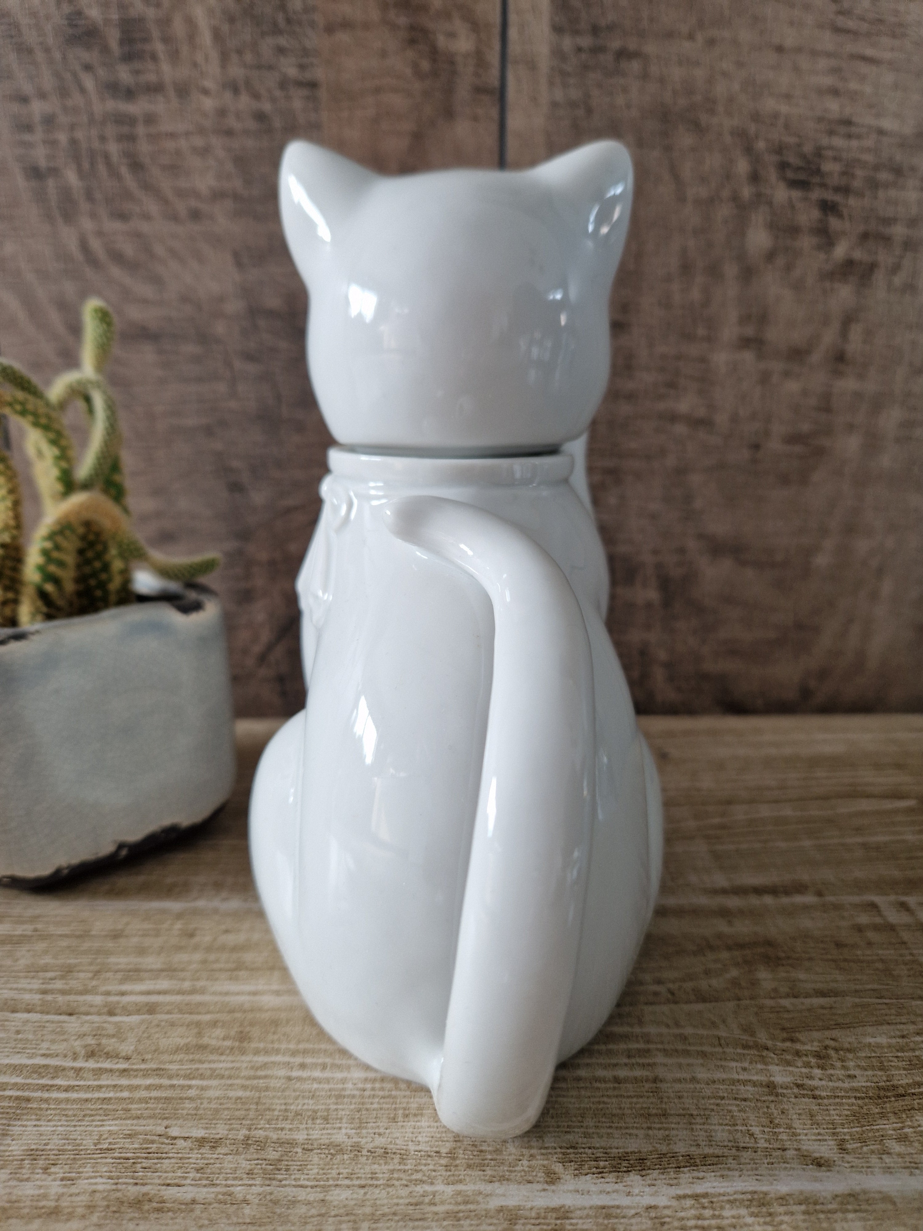 Vintage witte theepot / koffiepot kat