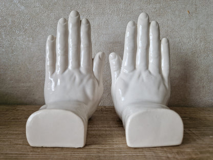 Vintage keramiek set witte boekensteun hand handen