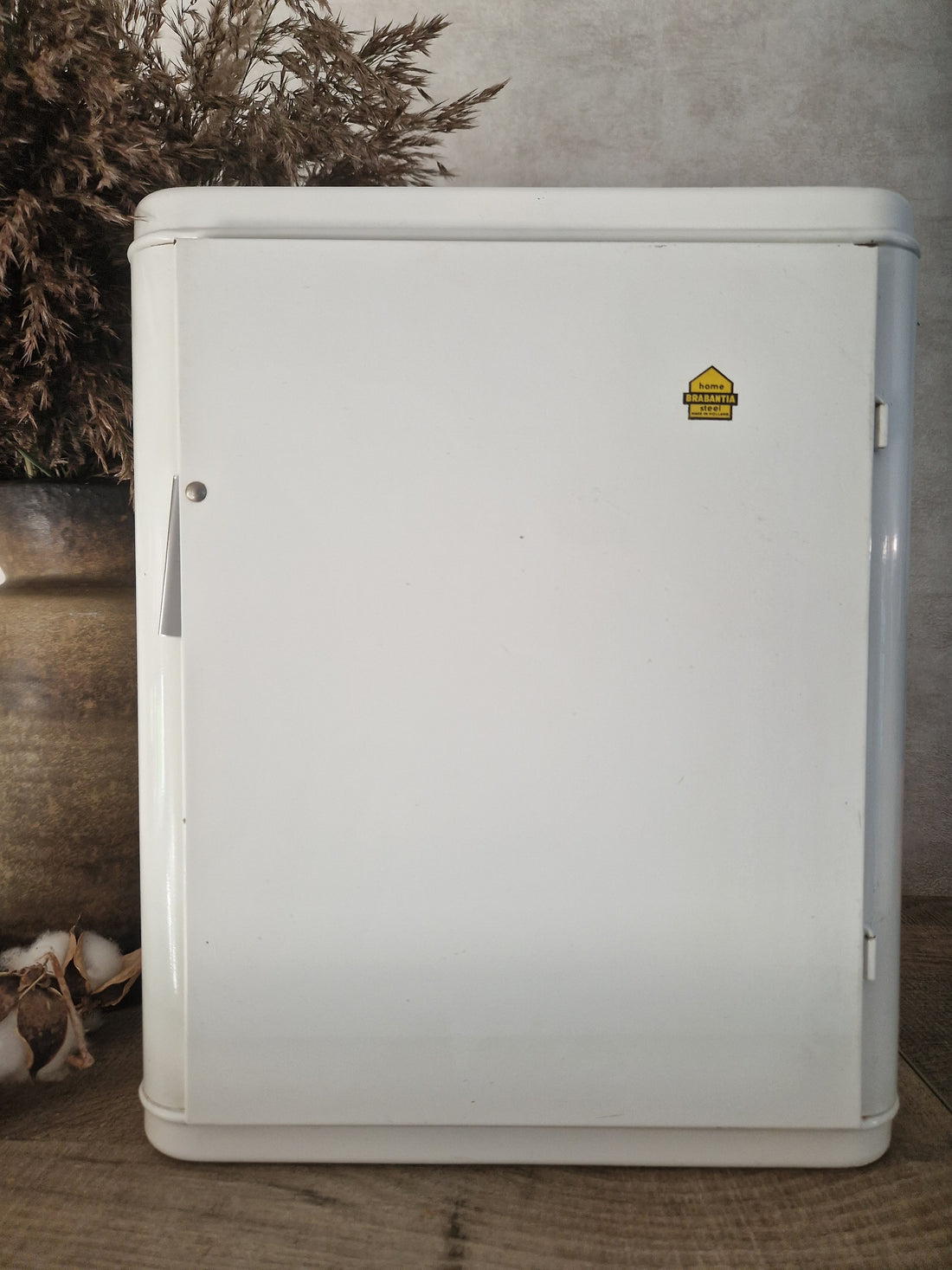 Brabantia wit metalen medicijnkastje