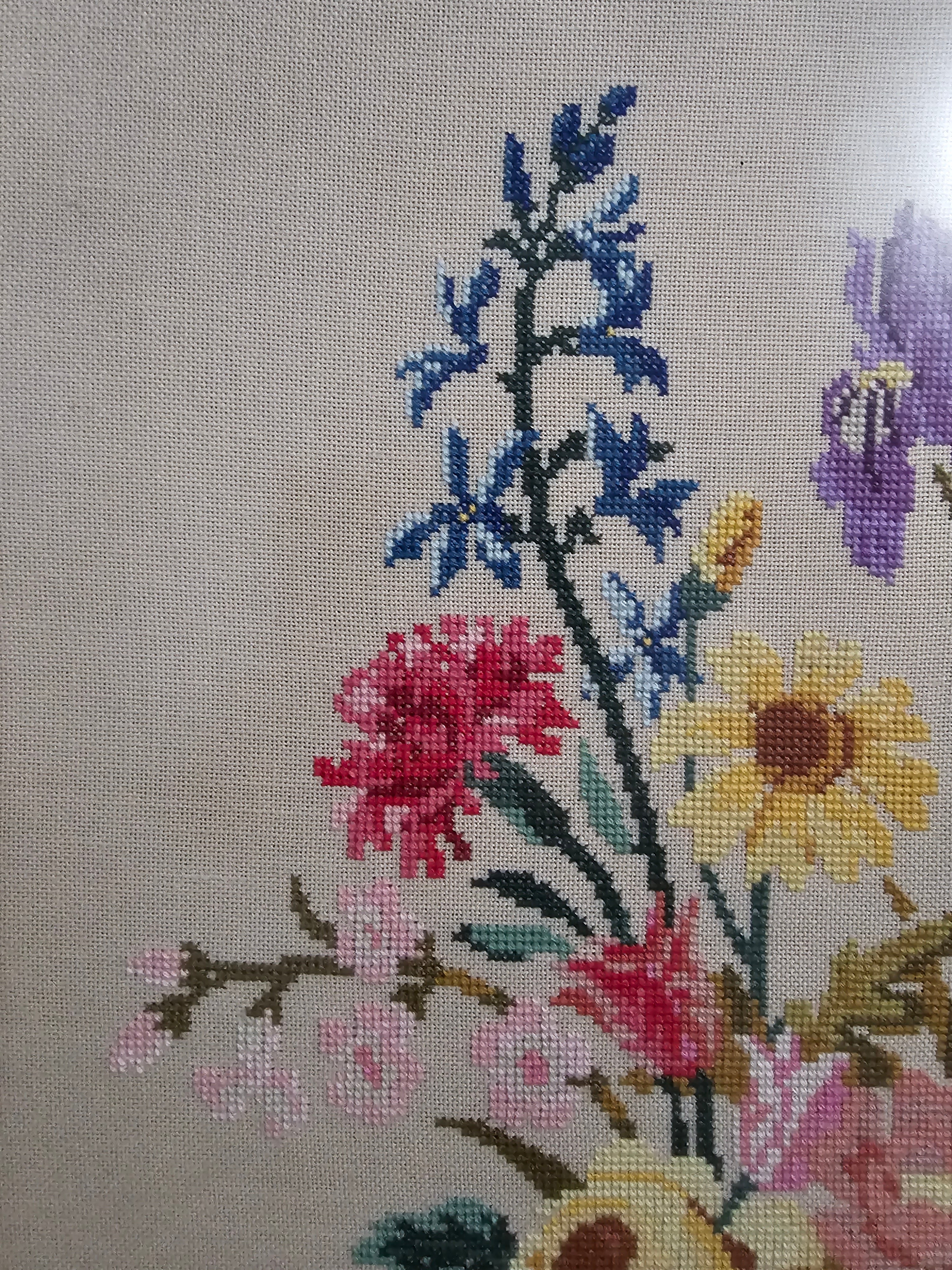 Ingelijst borduurwerk stilleven bloemen in pot