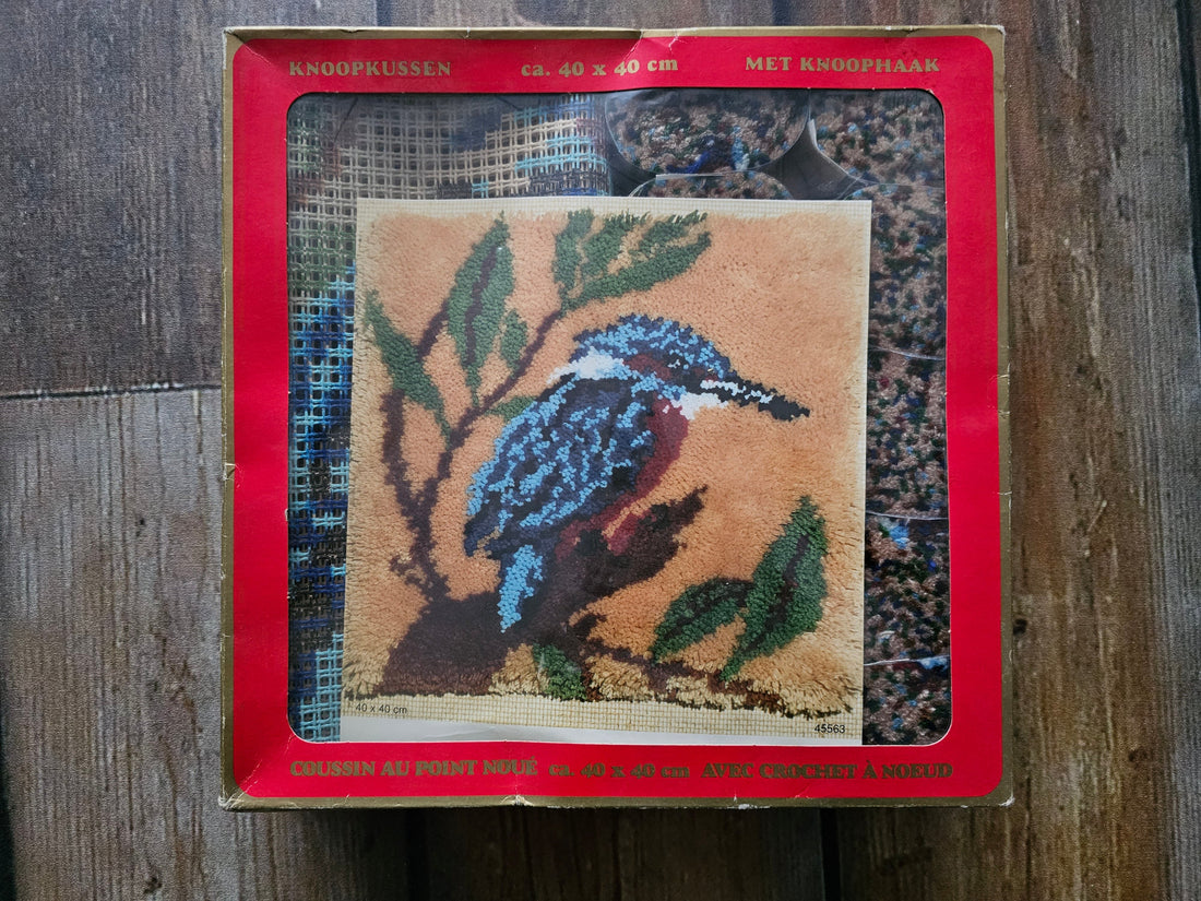 Knoopkussen 40 x 40 cm ijsvogel