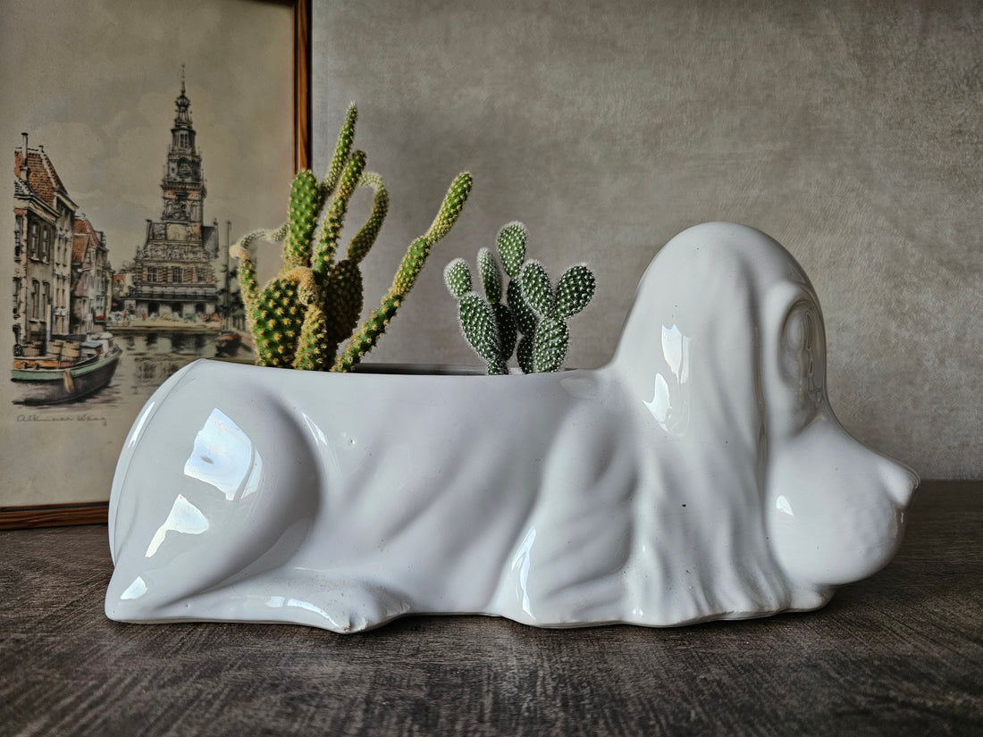 Vintage bloempot Basset hond
