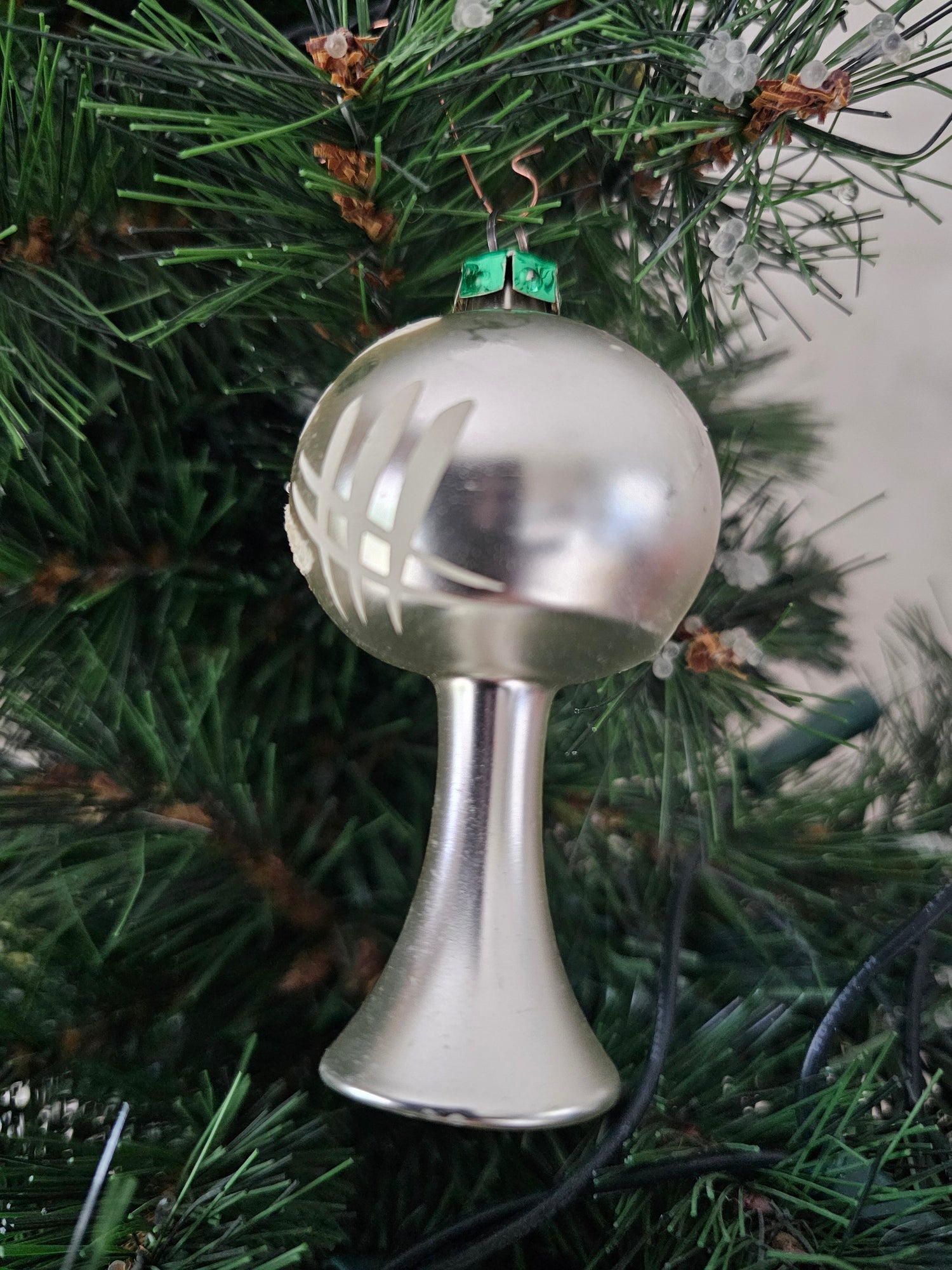 Zilveren kerstbal jaren 50