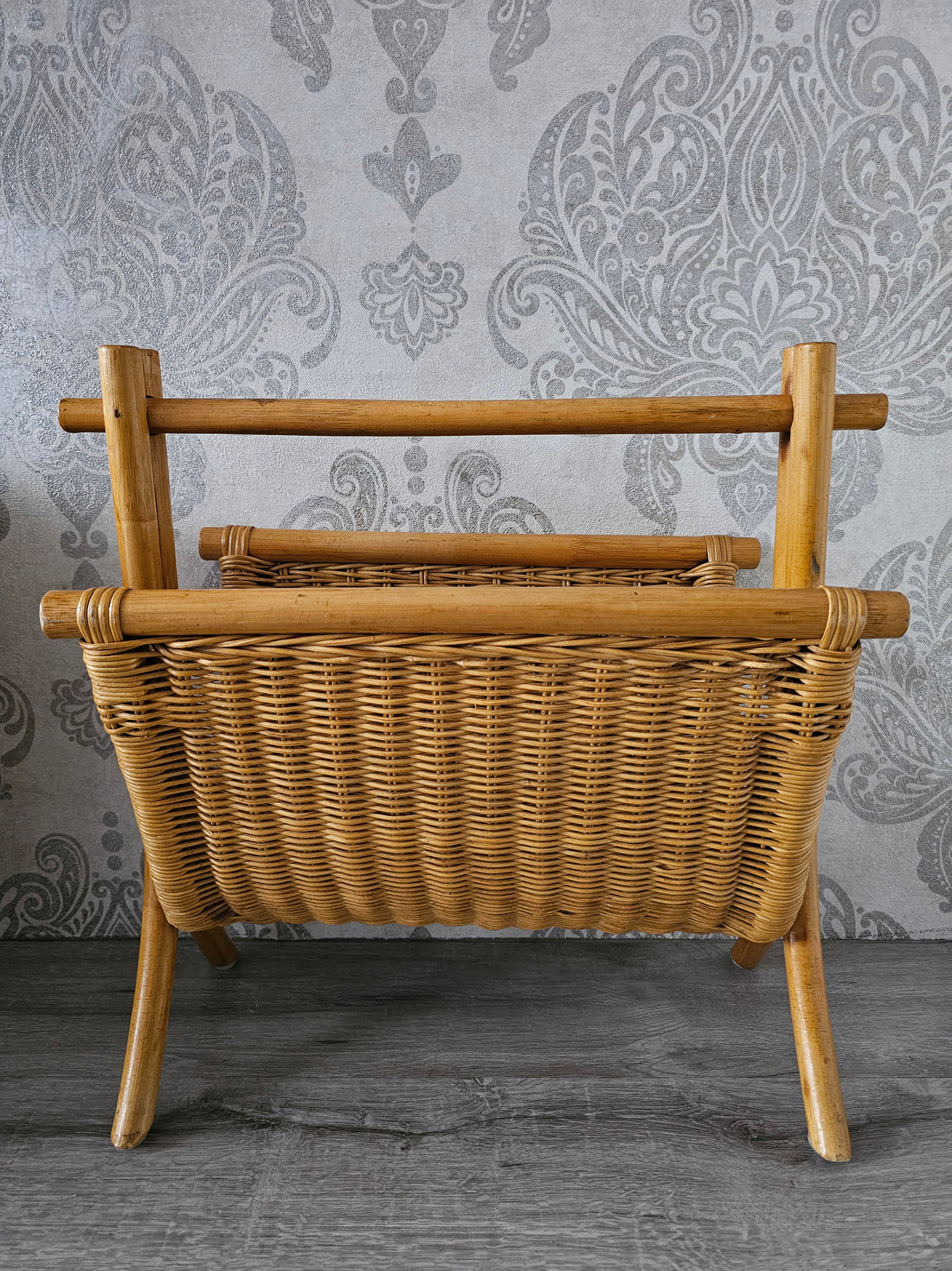 Vintage rotan lectuurmand