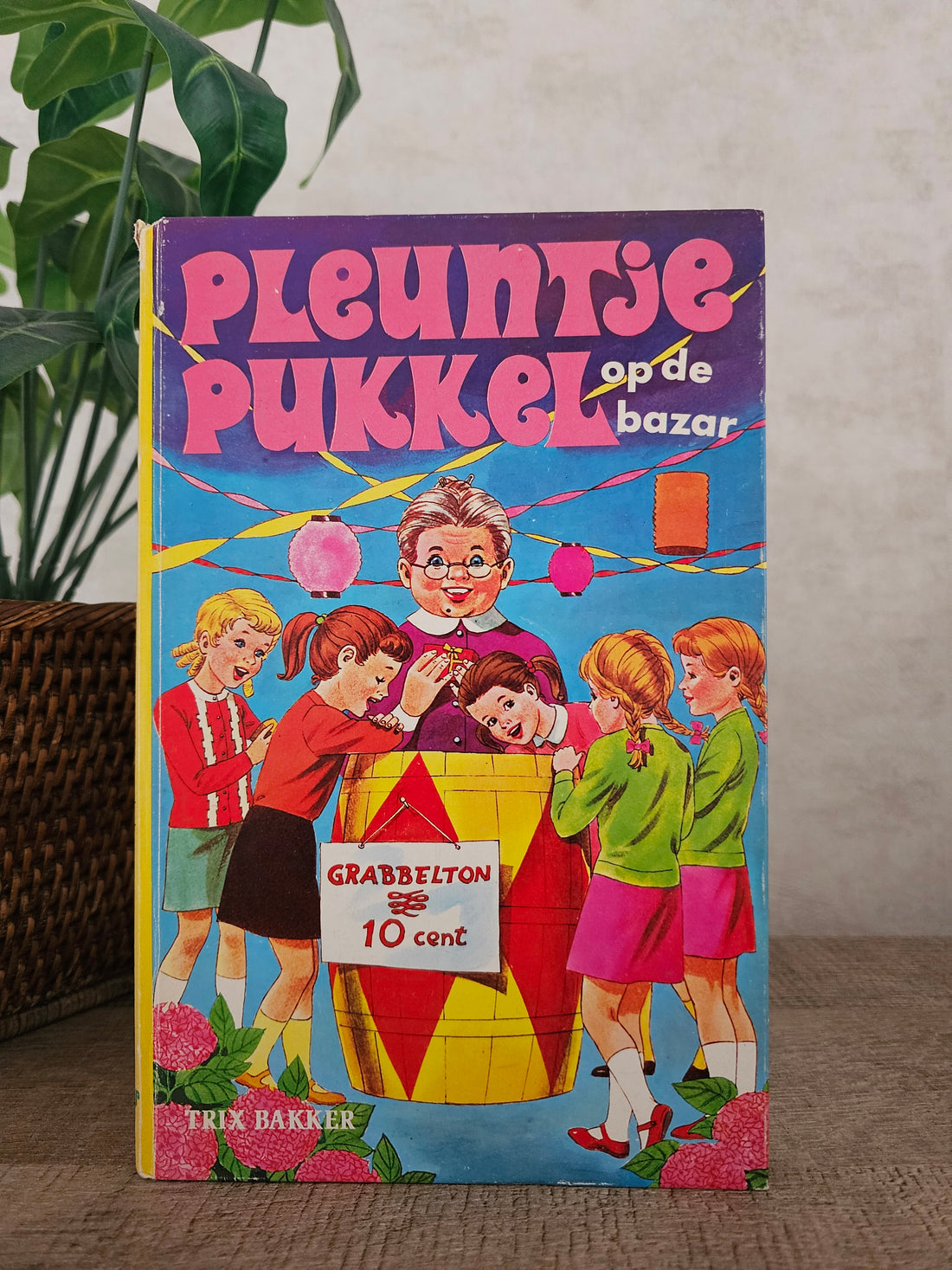 Pleuntje Pukkel op de bazar