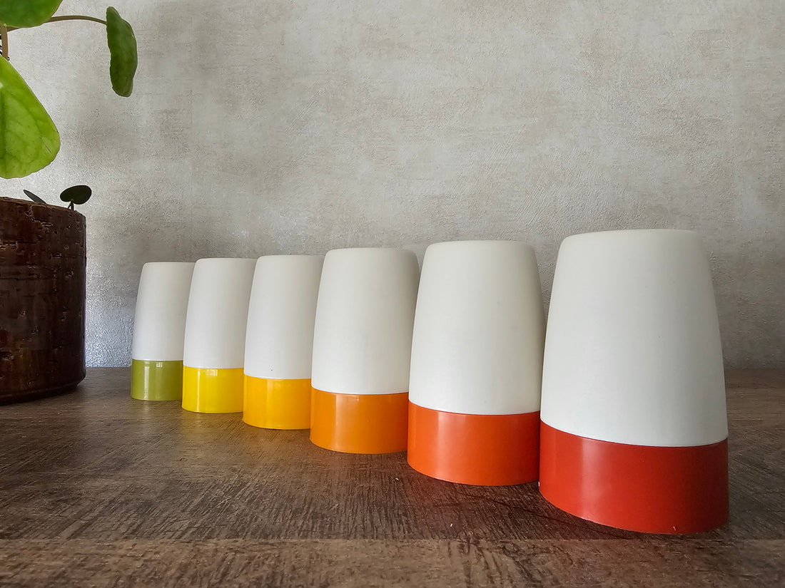 Tupperware eierdopjes gekleurd