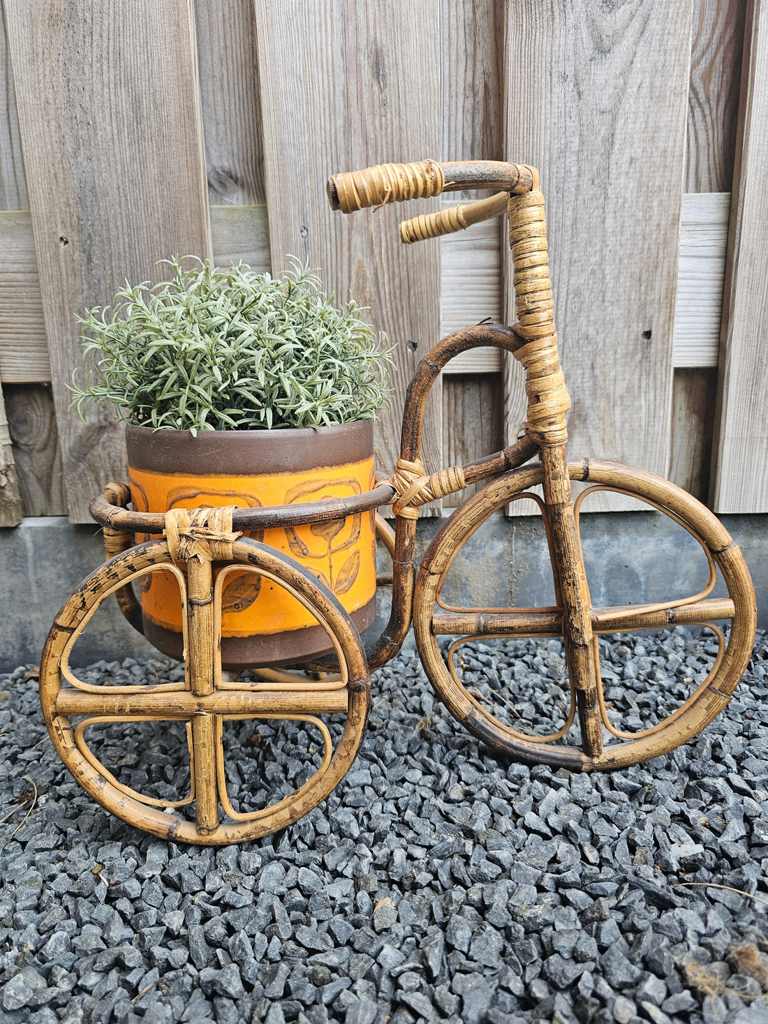 Vintage rotan / bamboe plantenstandaard fiets