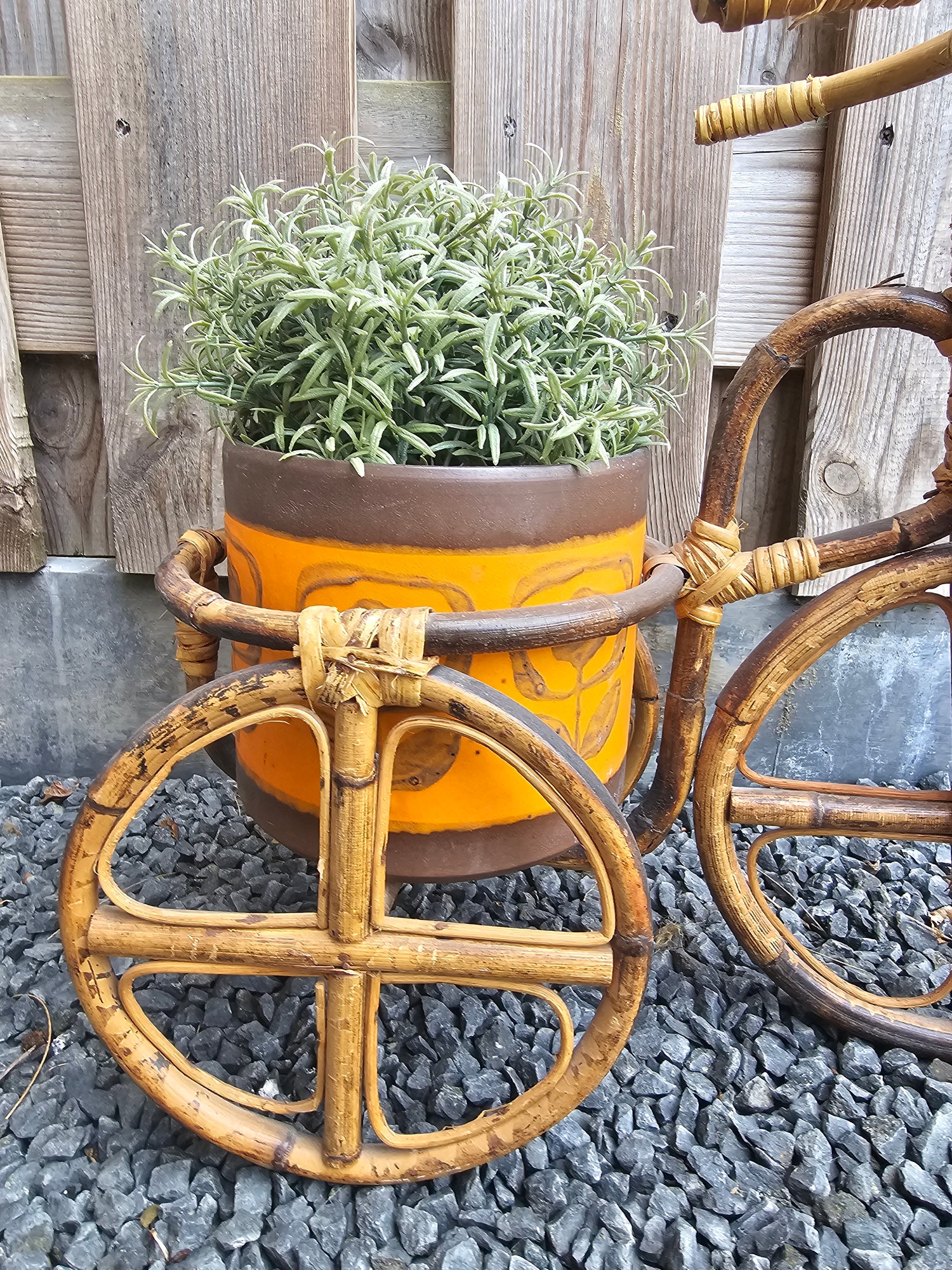 Vintage rotan / bamboe plantenstandaard fiets