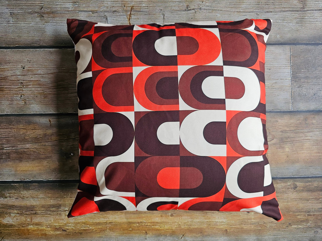 Retro kussenhoes geometrische figuren bruin rood