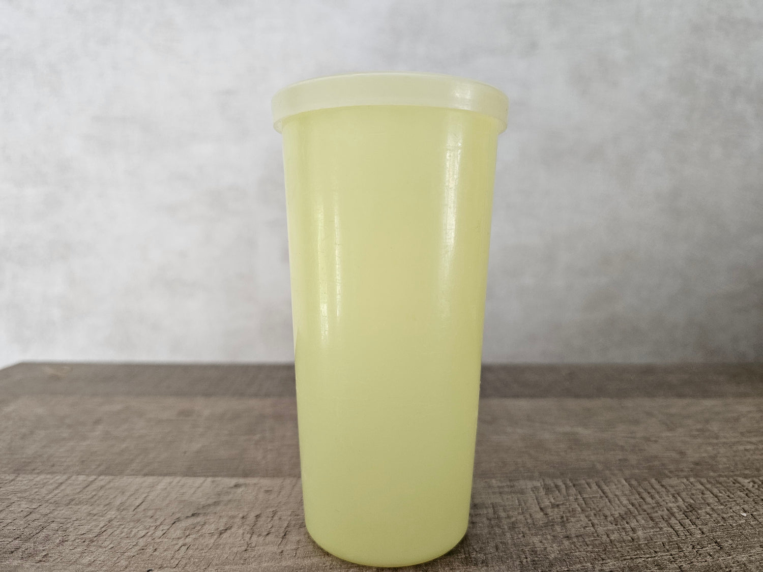 Vintage Tupperware bekers (pastel) met deksel