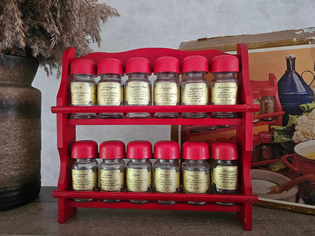 Vintage rood houten kruidenrek