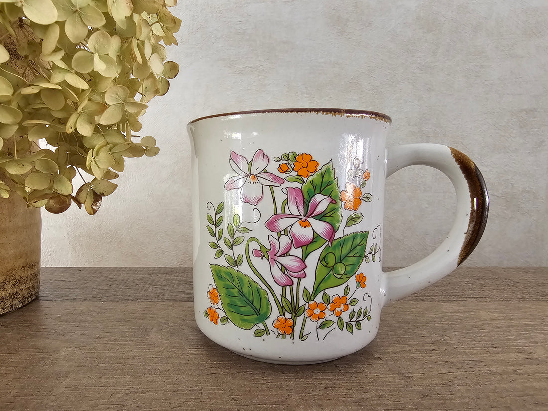 Vintage koffie beker wilde bloemen