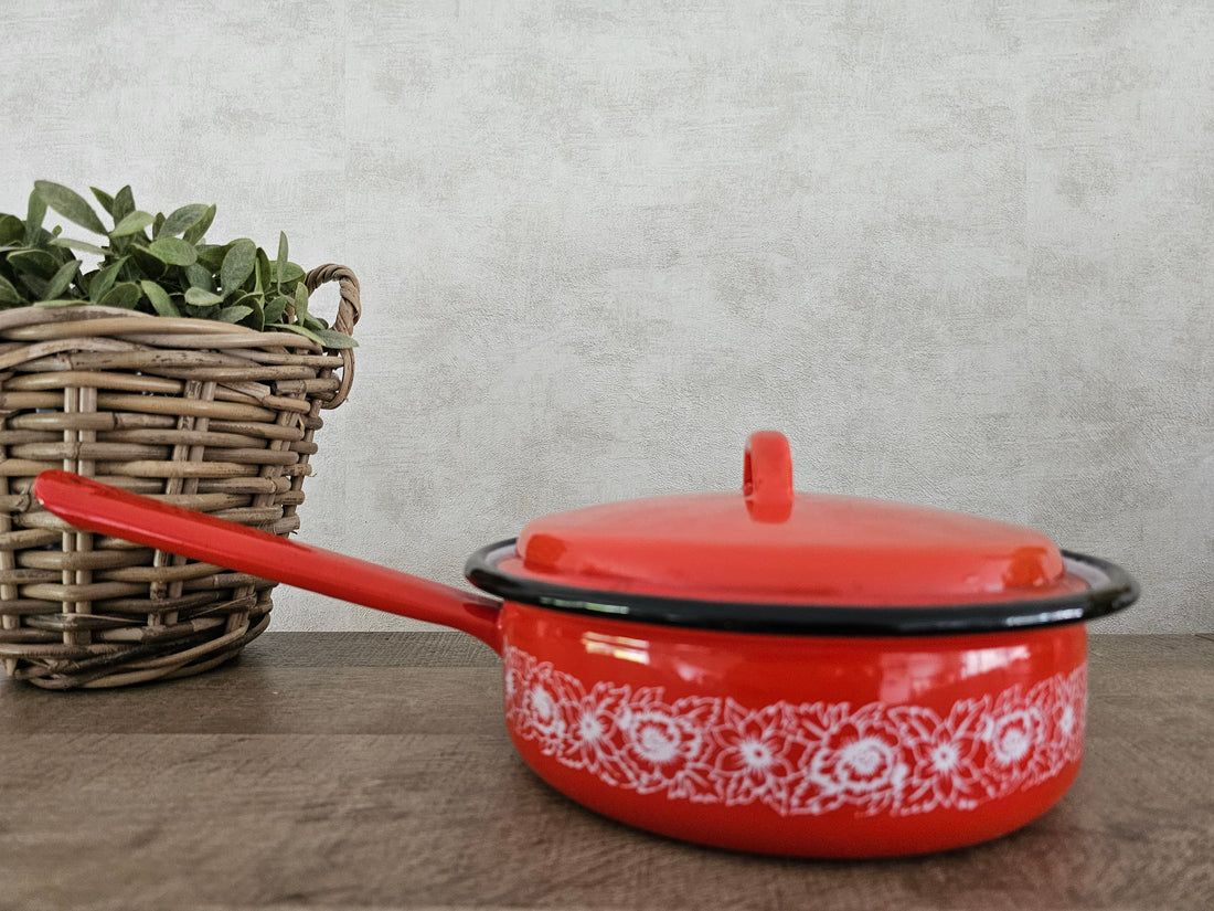 Rode emaille hapjespan 20 cm