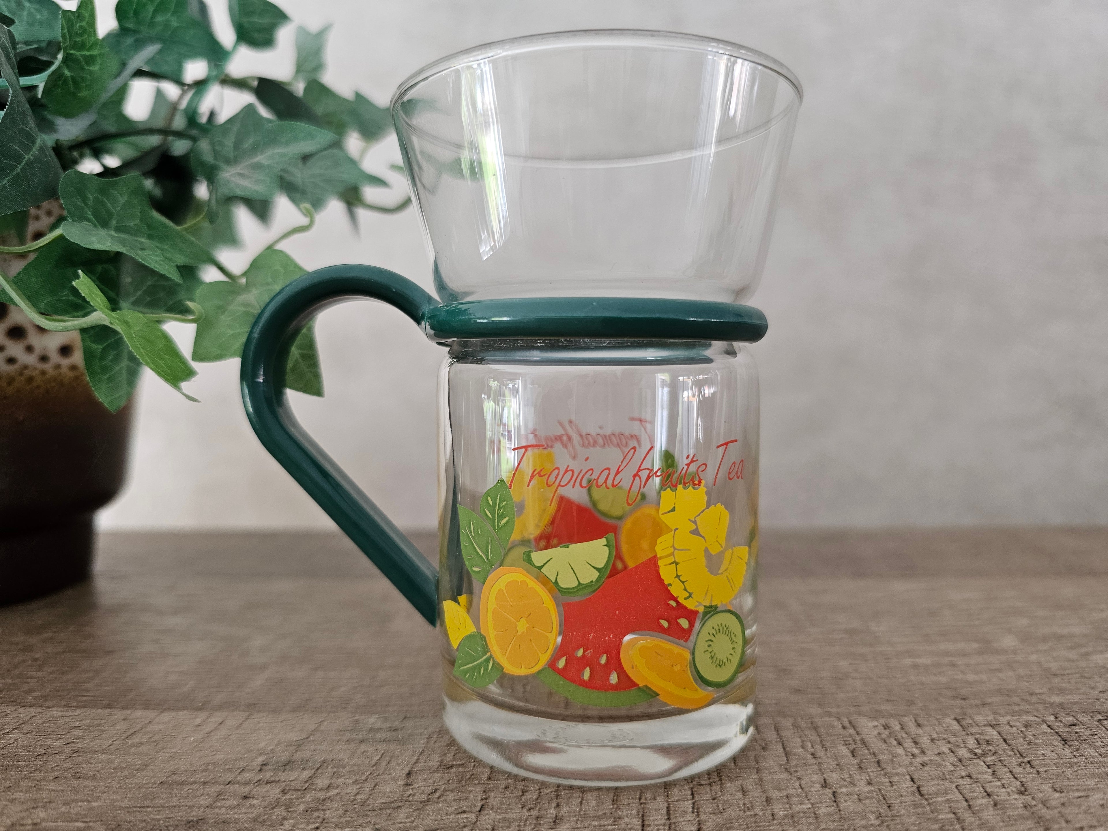 Theeglas jaren 80 helder fruit motief