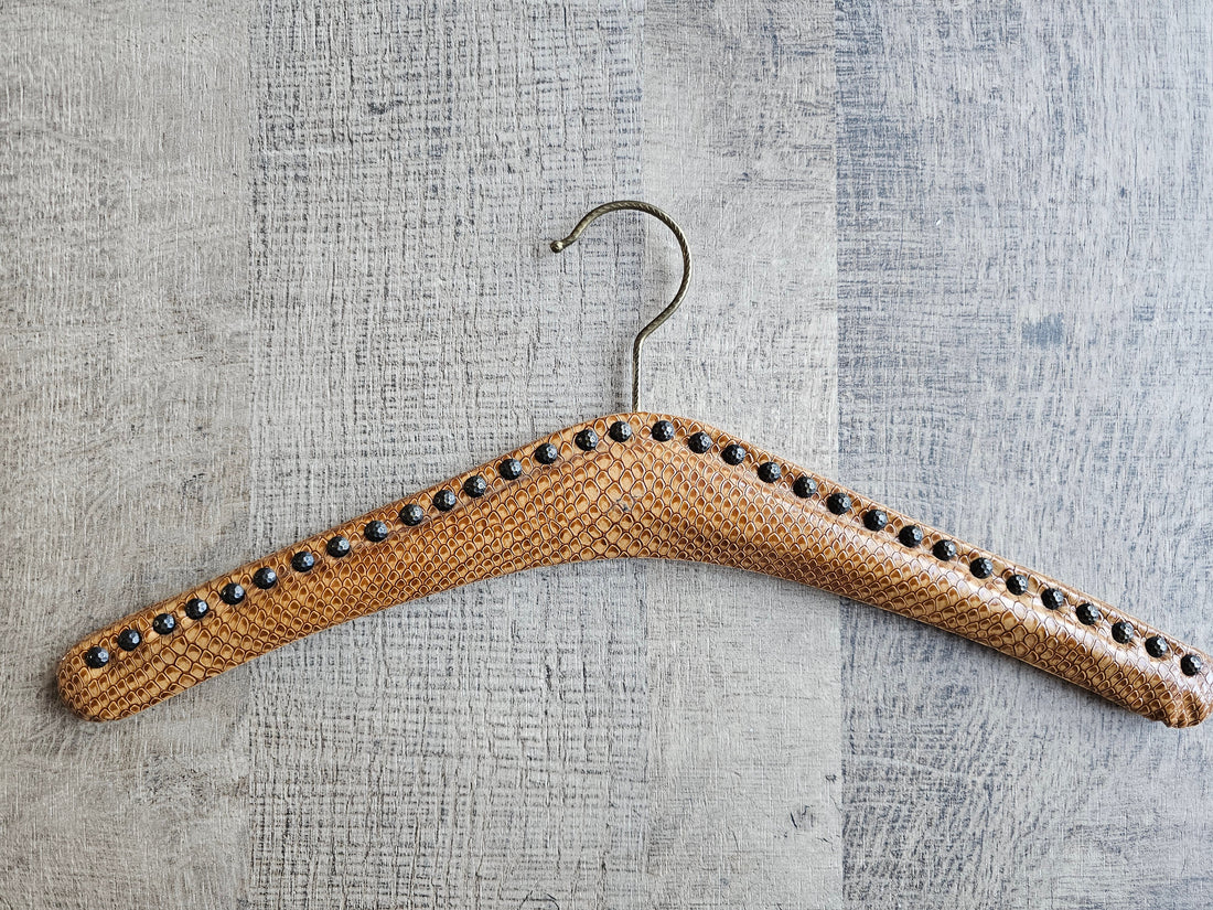 Vintage skailederen kledinghanger "slangenleer" bruin