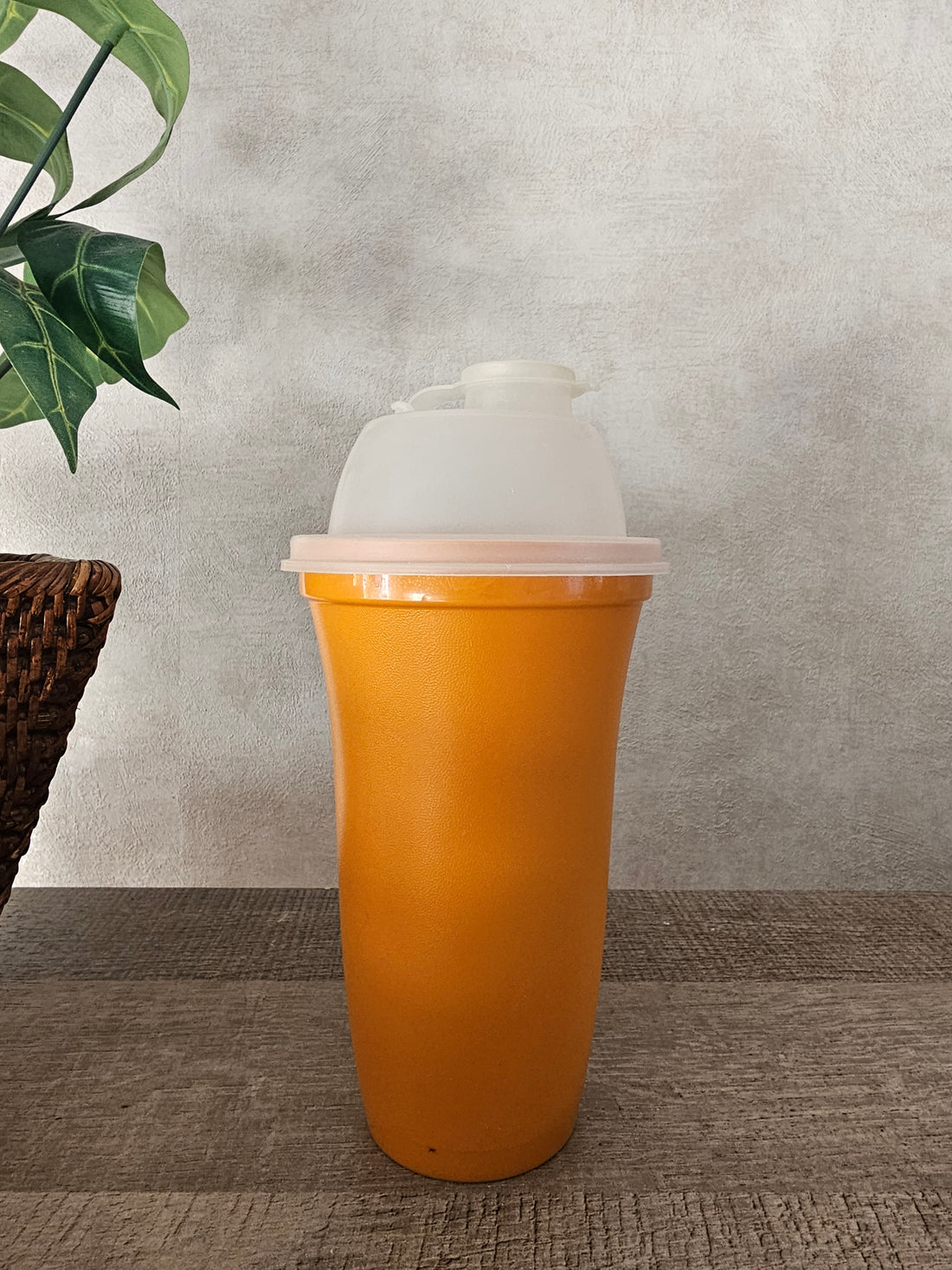 Tupperware oranje quickshaker /slagroomklopper