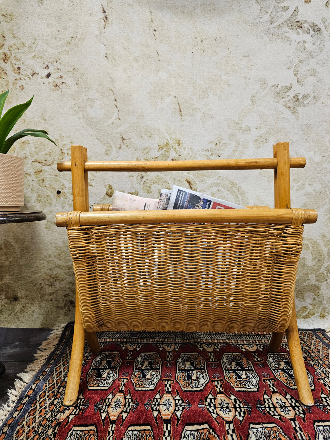 Rotan vintage lectuurmand