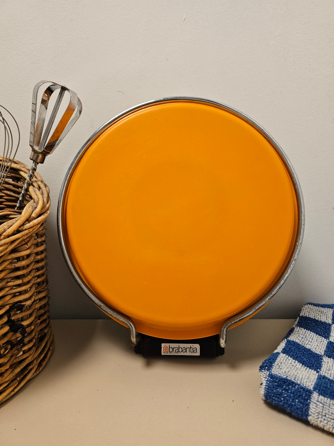 Brabantia keukenweegschaal oranje bruin