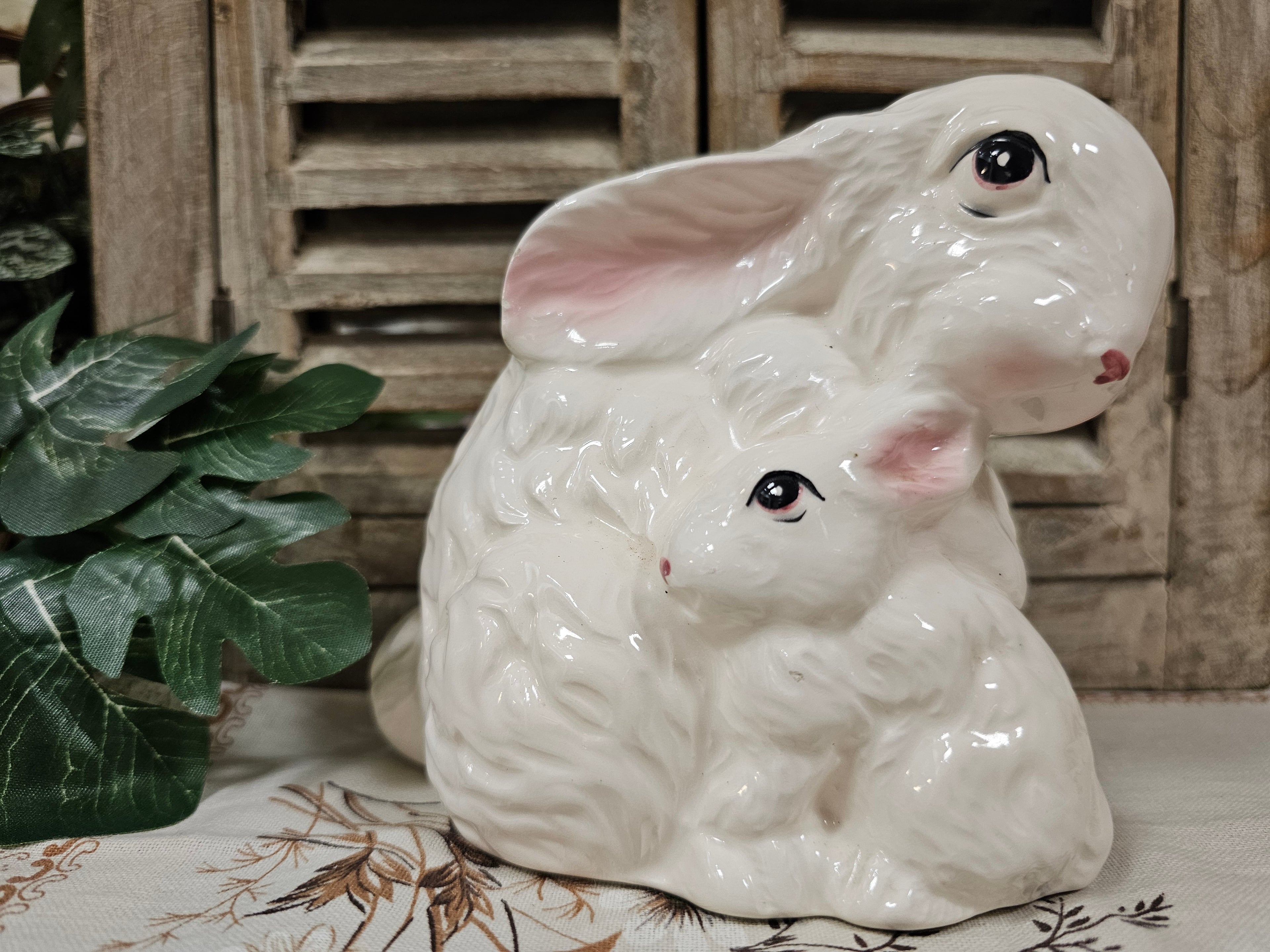 Vintage bloempot konijn met baby konijntje