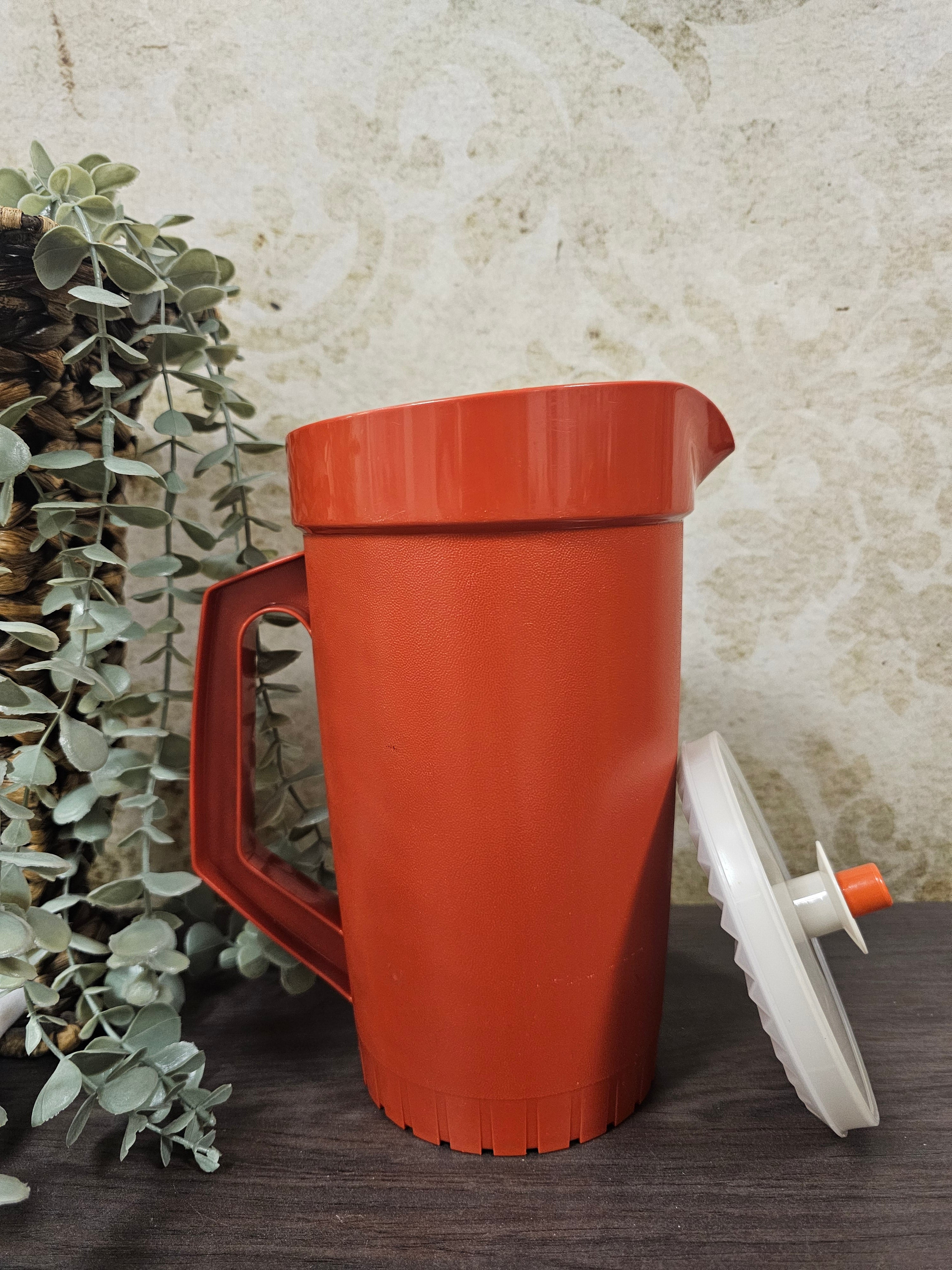 Tupperware kan 2 liter roestbruin