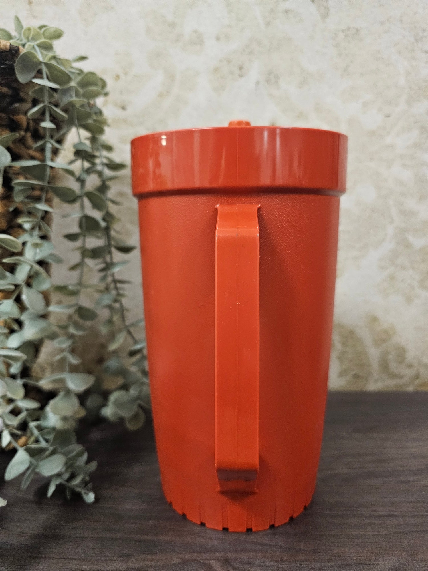 Tupperware kan 2 liter roestbruin