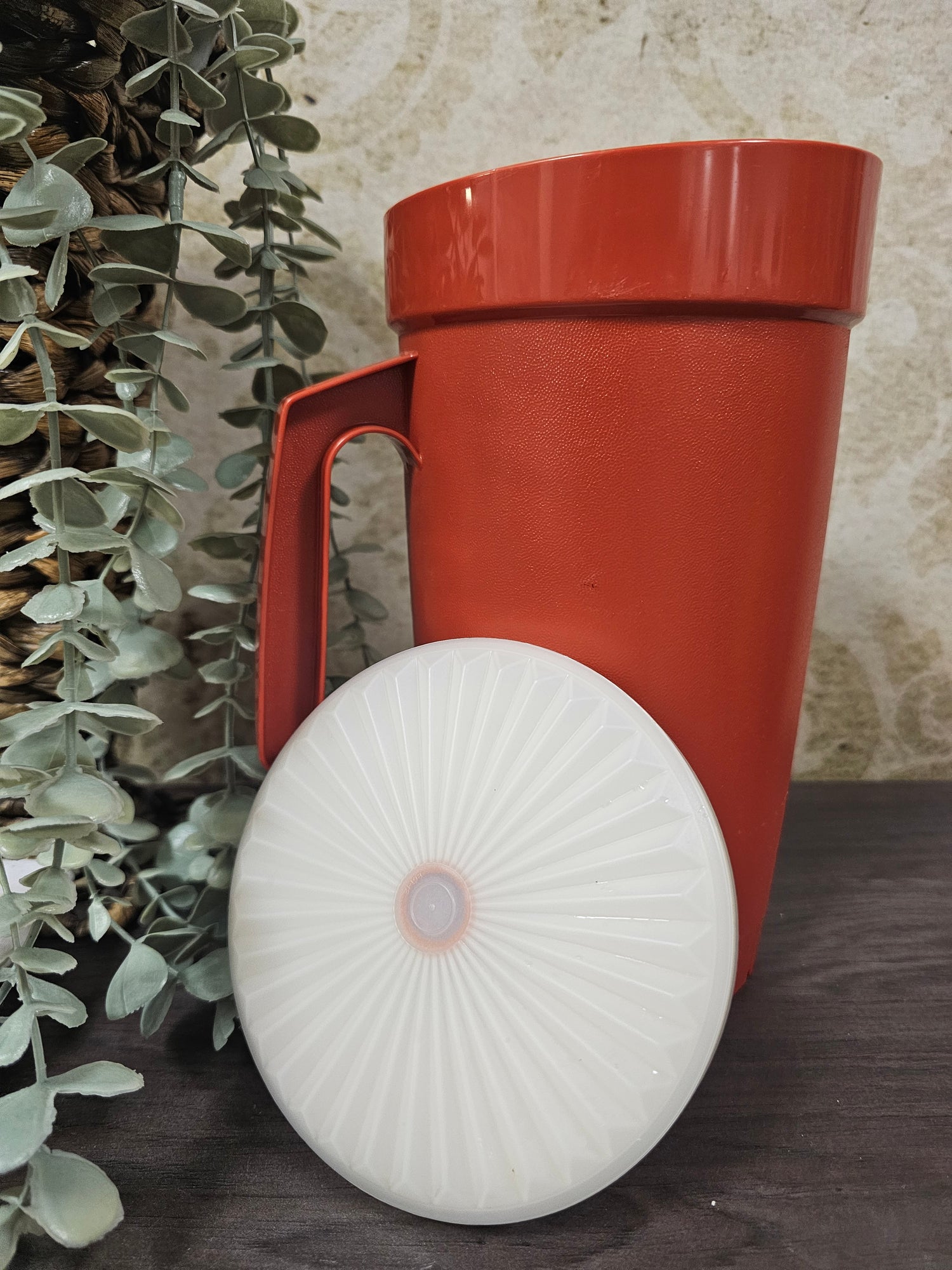 Tupperware kan 2 liter roestbruin