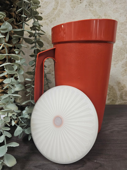 Tupperware kan 2 liter roestbruin