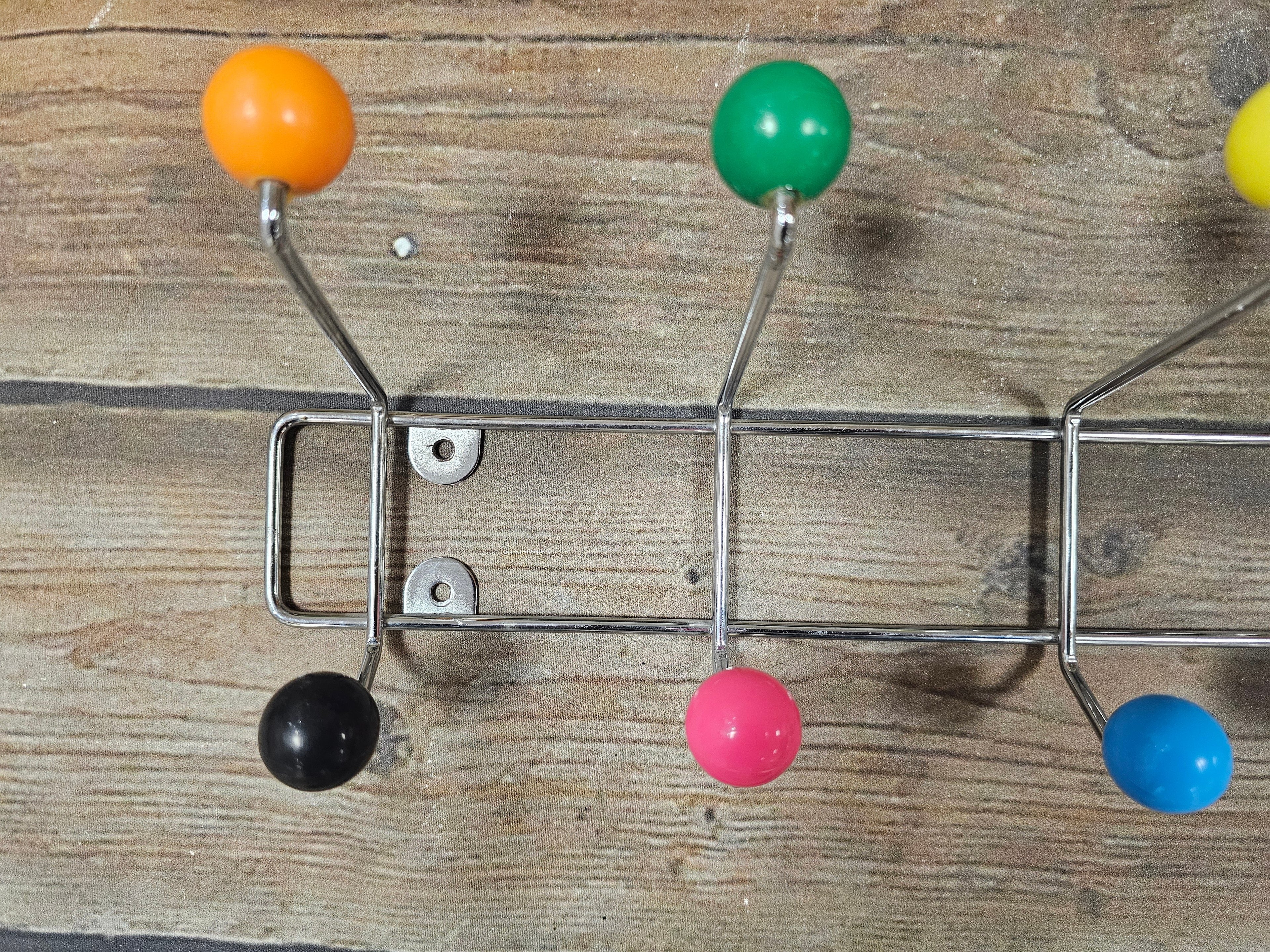 Kapstok gekleurde bollen