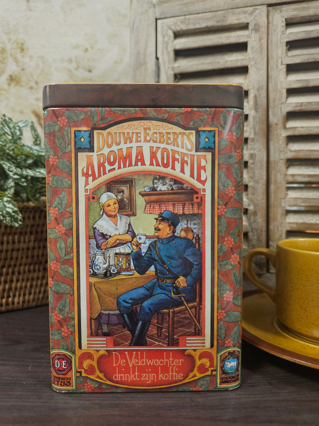 Douwe Egberts koffieblik vintage illustraties met tekst rondom