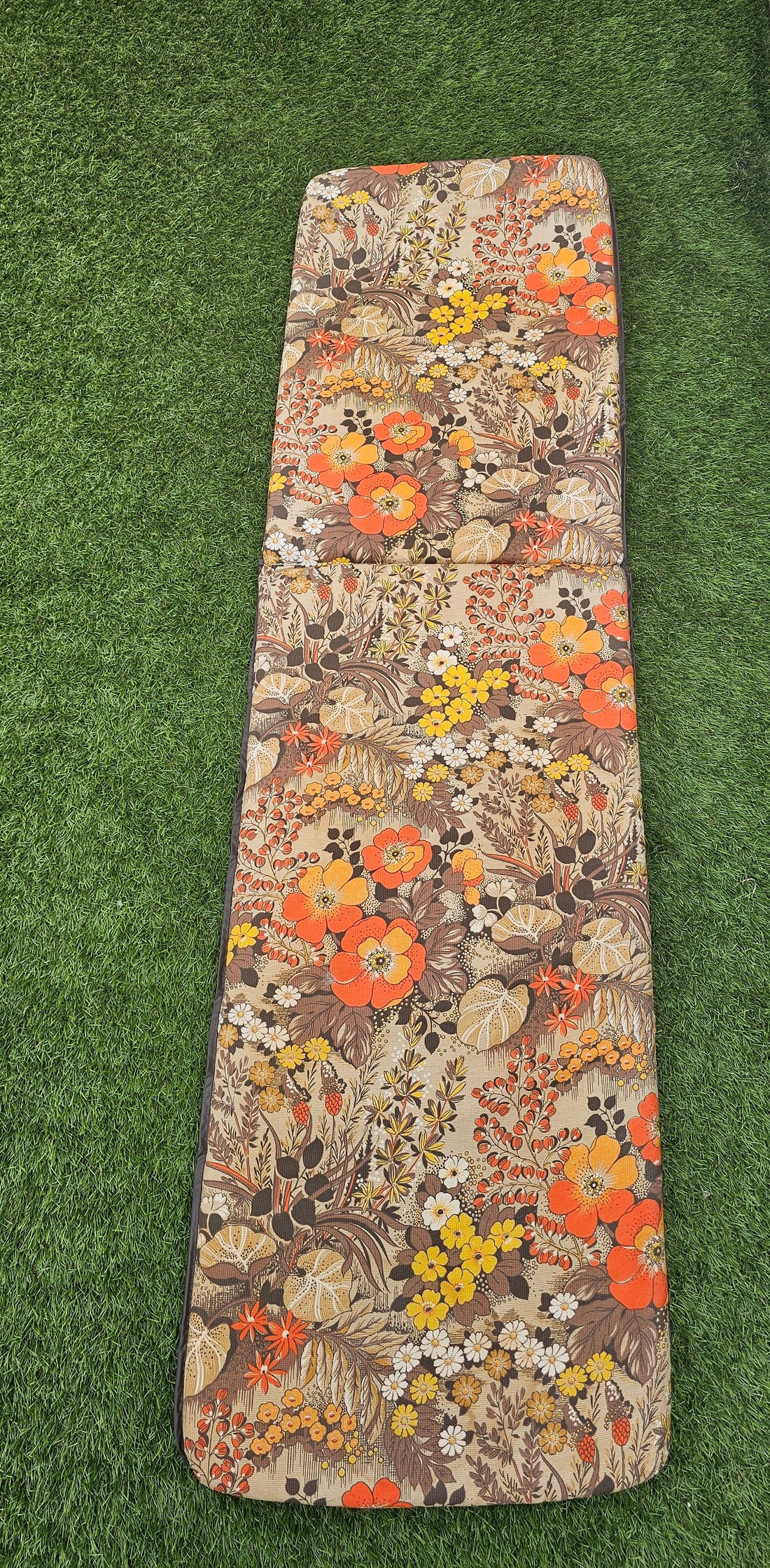 Stretcher kussen bruin oranje gebloemd