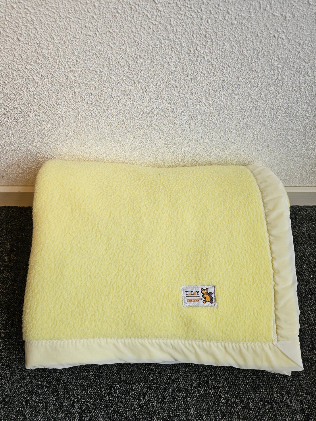 Teddy Dralon baby ledikant deken zachtgeel