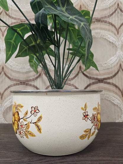 Emaille kom met gele bloemen