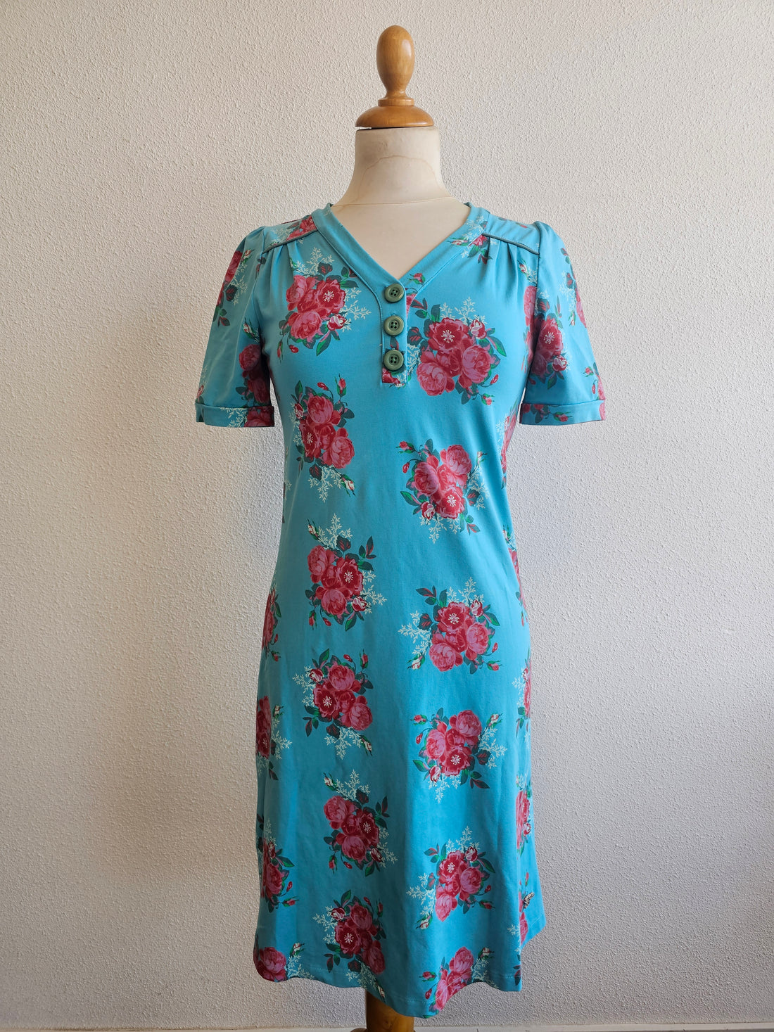 Tante Betsy jurk blauwe roze bloemen S