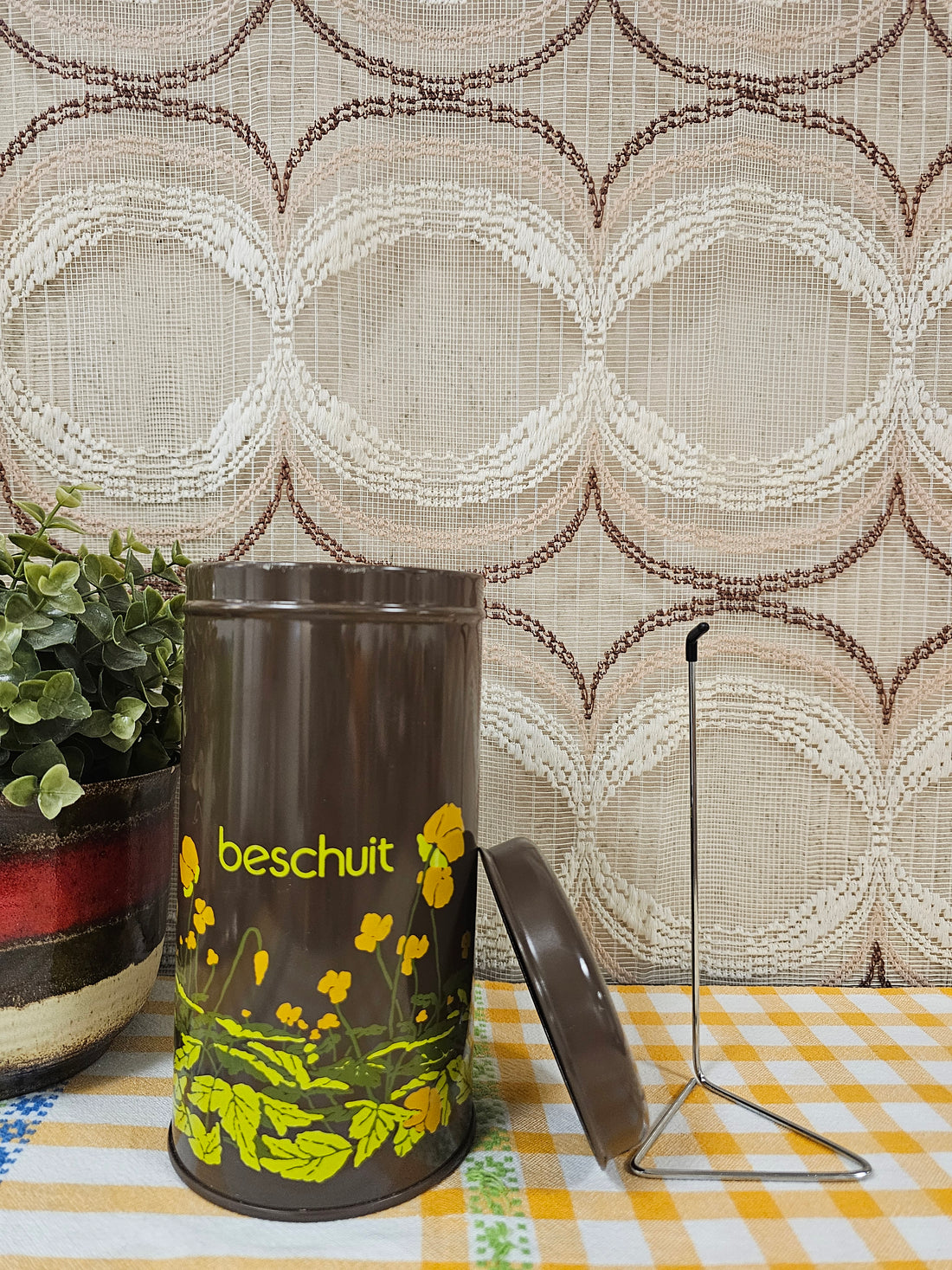 Brabantia bruin beschuitblik oranje bloemen