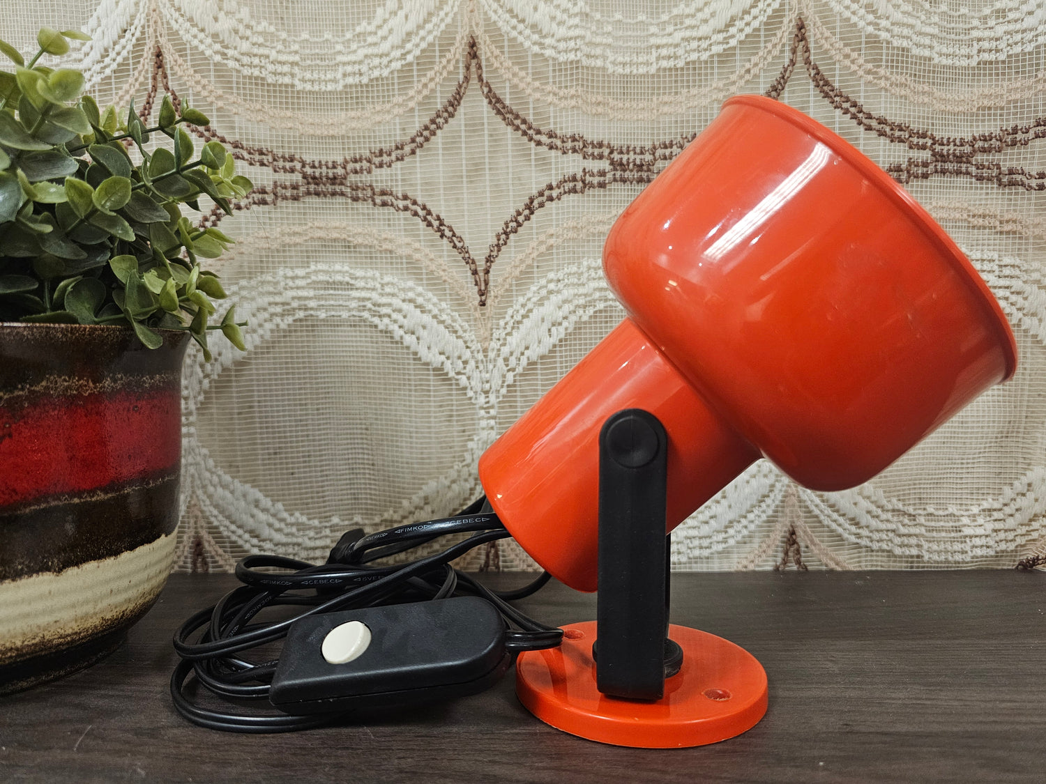 Jaren 70 spot lamp oranje kunststof